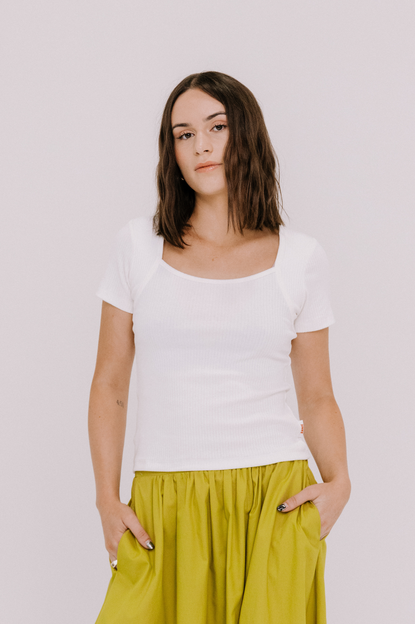 Annie - Juni Ribbed Tee - White