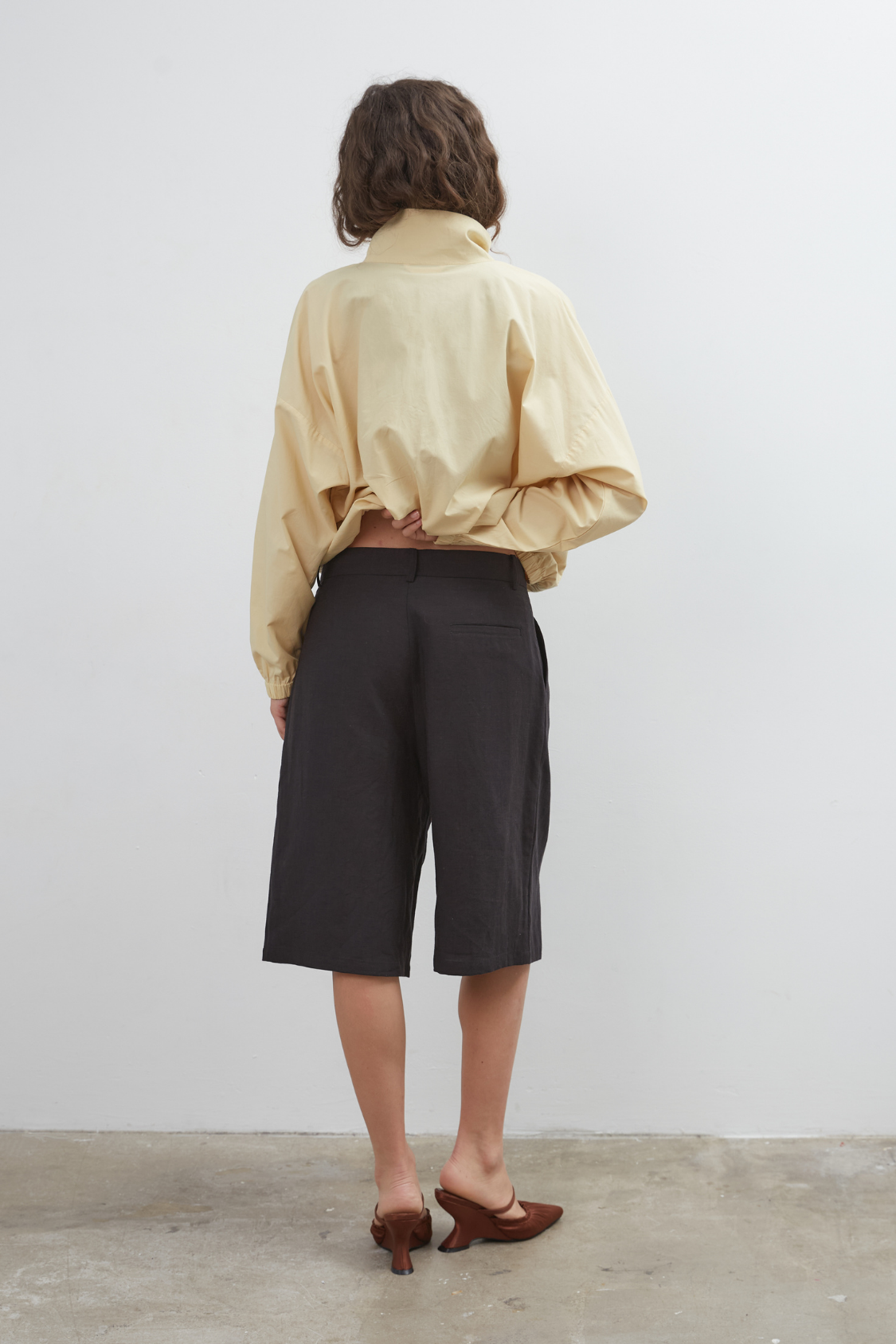Commonplace - Longline Short - Black