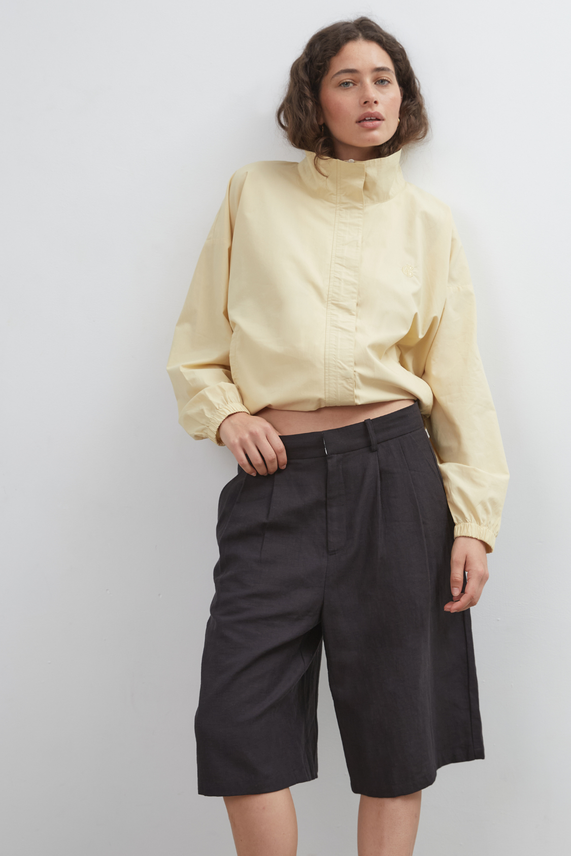 Commonplace - Longline Short - Black