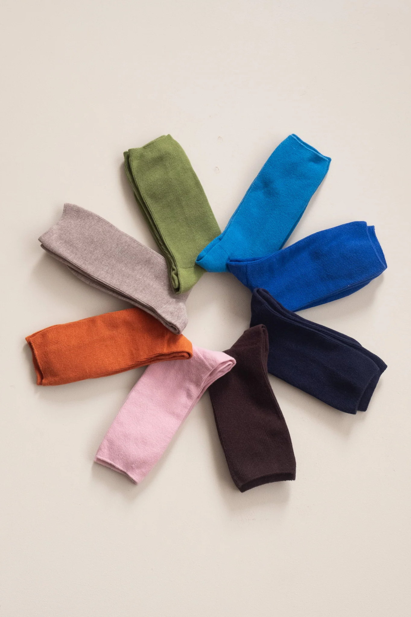 Common Garden - Fine Ribbed Cotton Socks - Olive Green