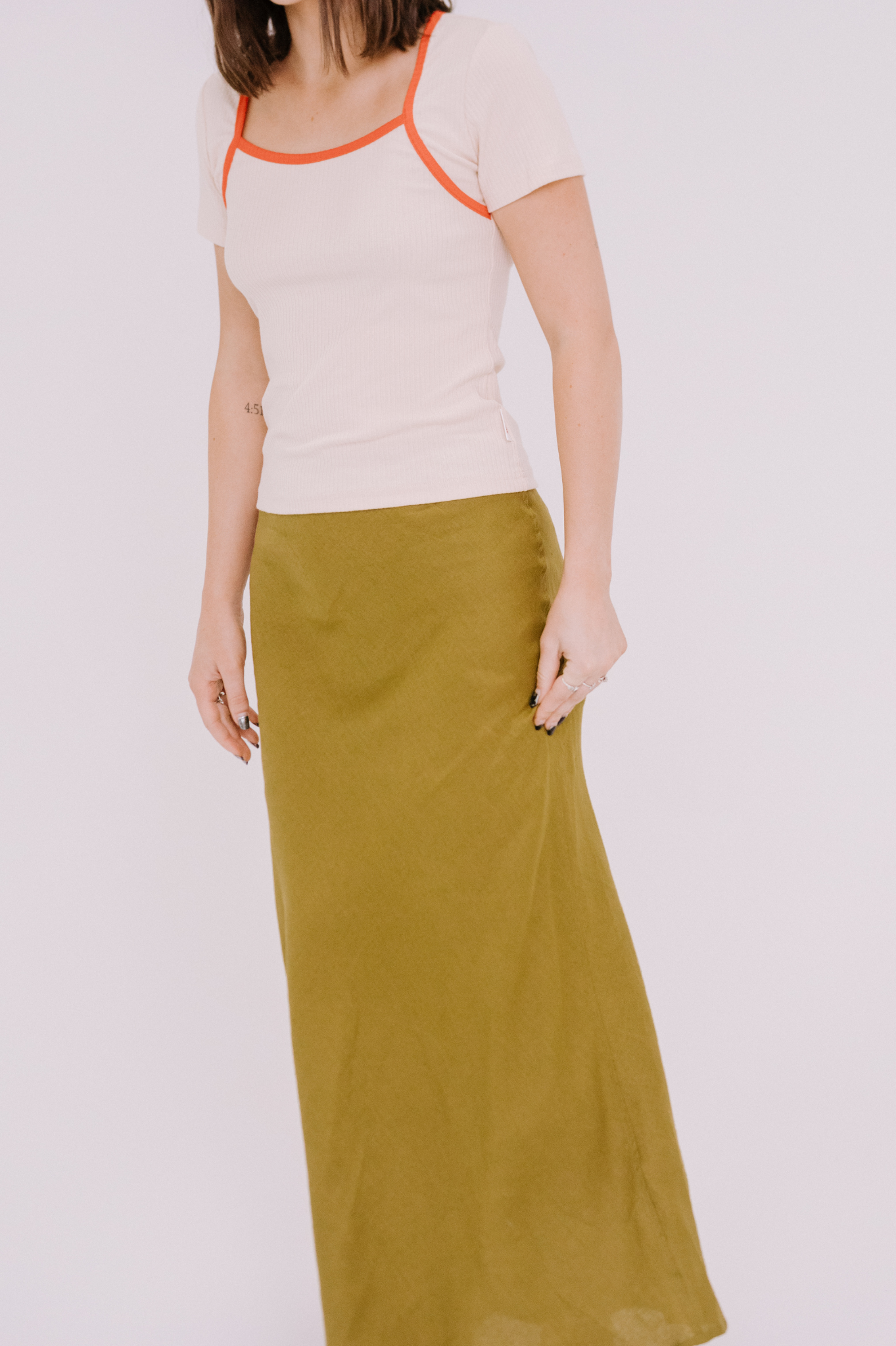 Annie - Juni Ribbed Contrast Tee - Vanilla/Ruby