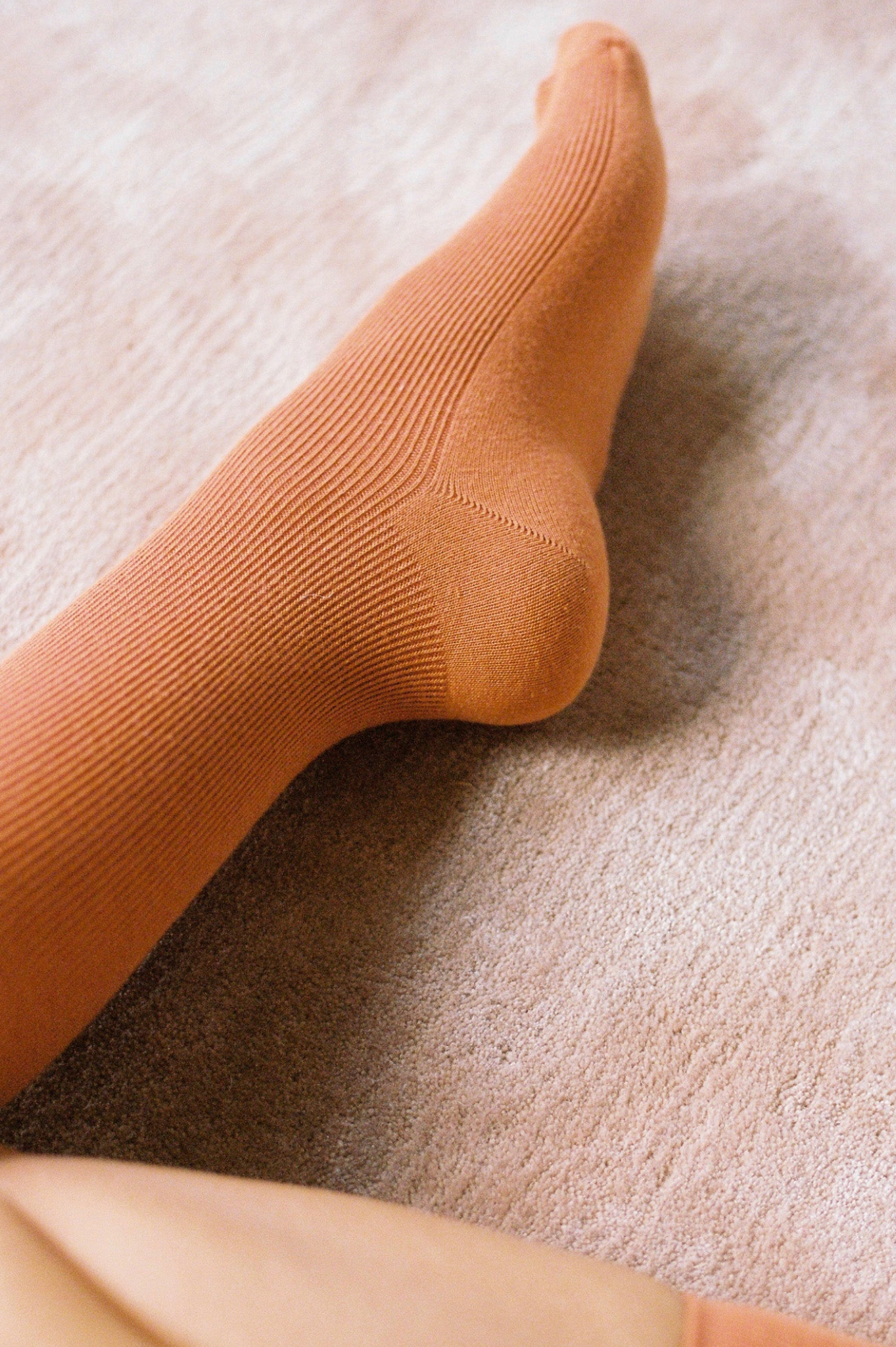 Common Garden - Fine Ribbed Cotton Socks - Persimmon