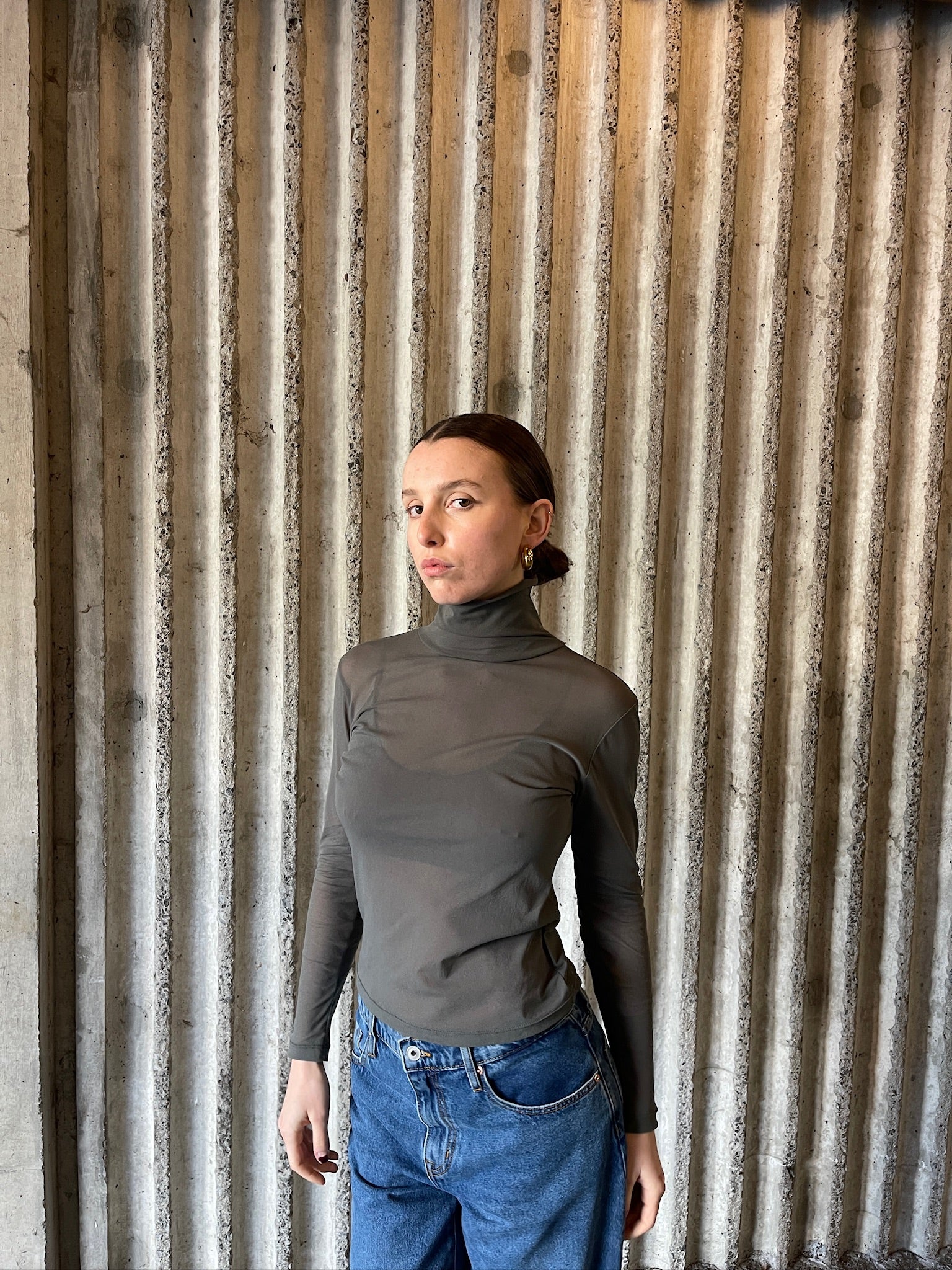 Annie - Suki Mesh High Neck - Grey