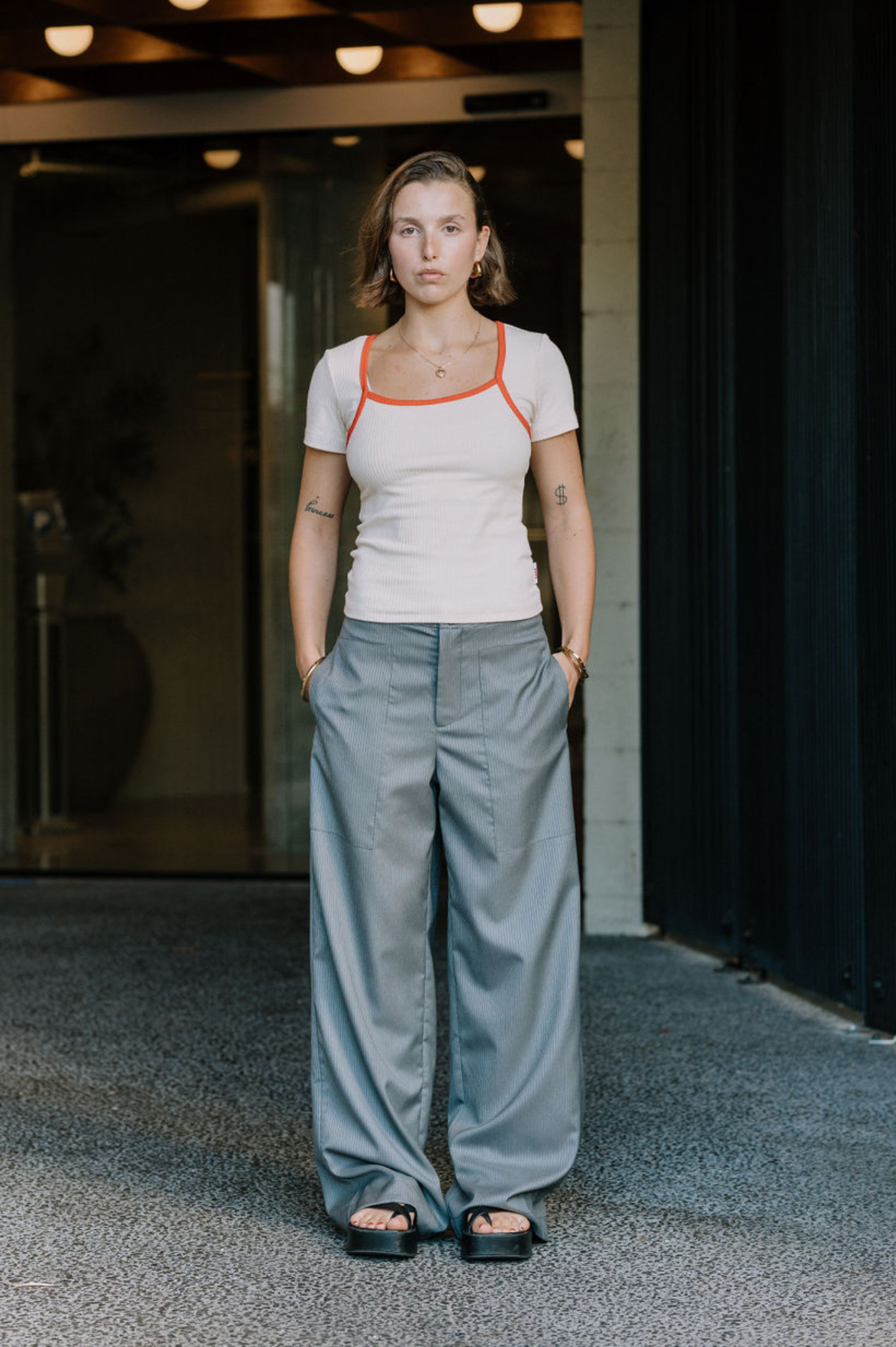 Annie - Juni Ribbed Contrast Tee - Vanilla/Ruby