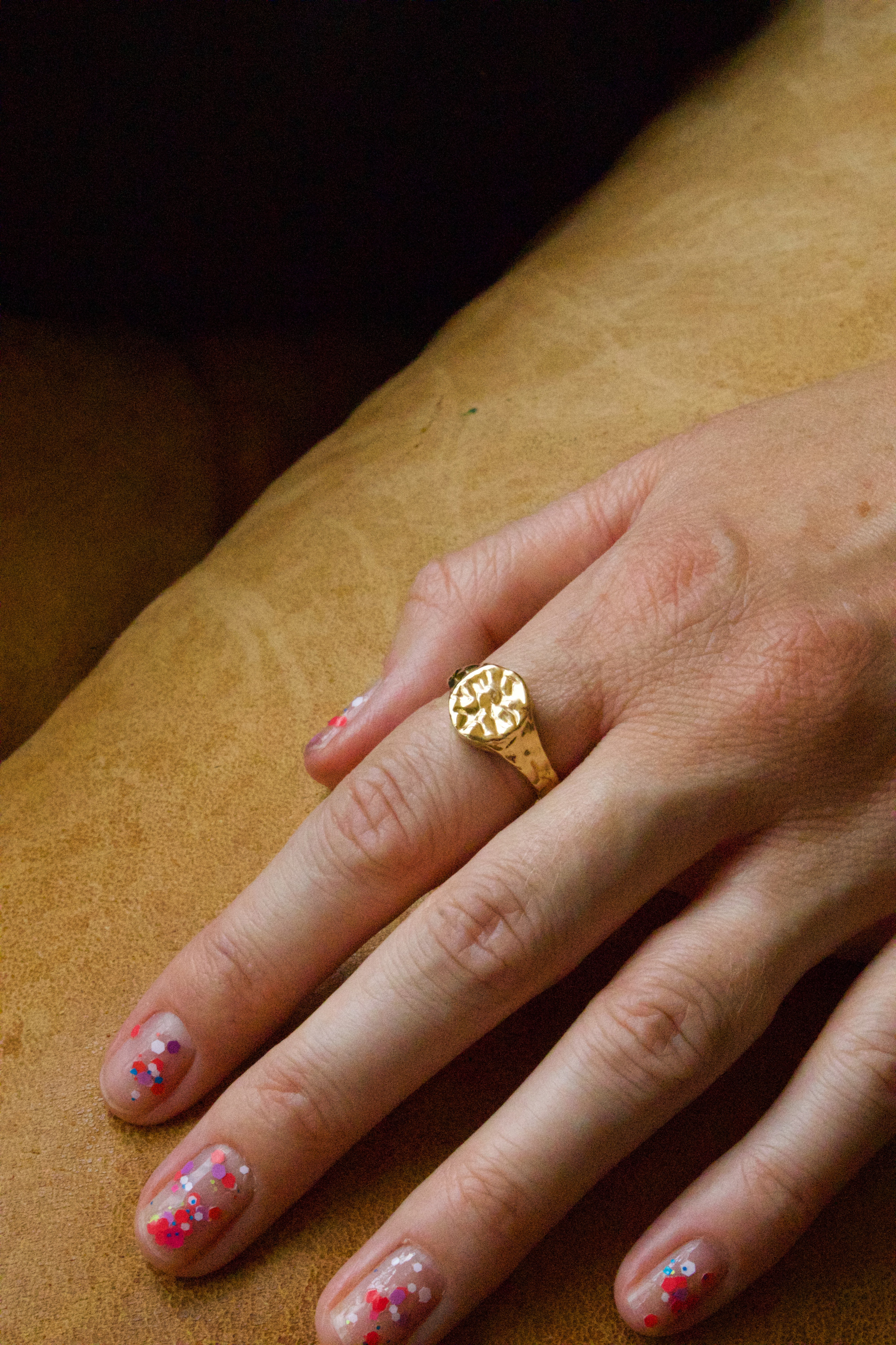 Jassher - Circle Lava Signet Ring - Gold Plated