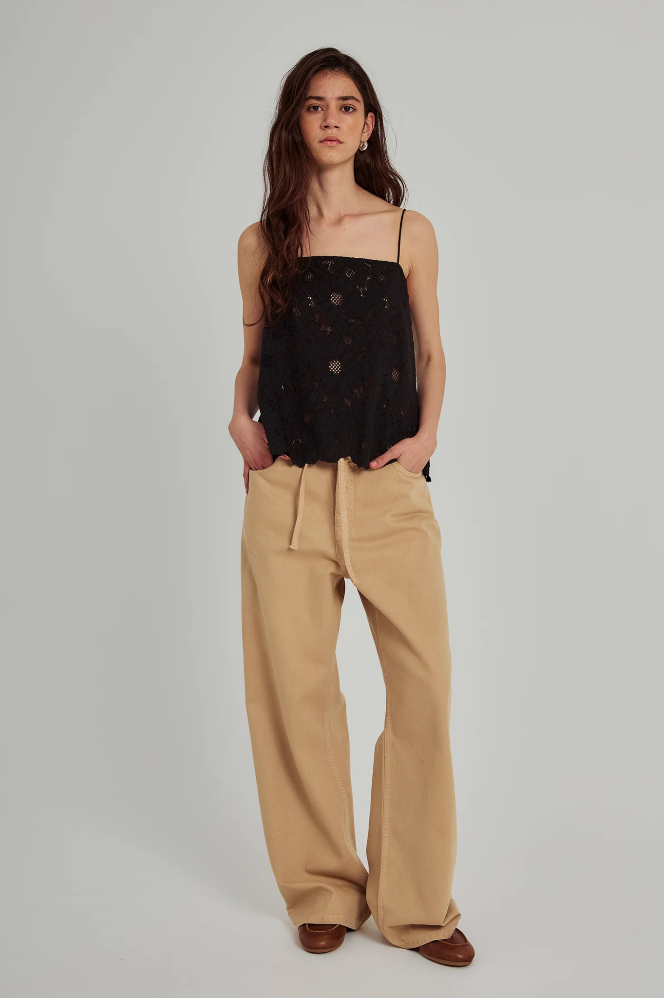 Norr - Hannali Wide Belt Jeans - Light Sand