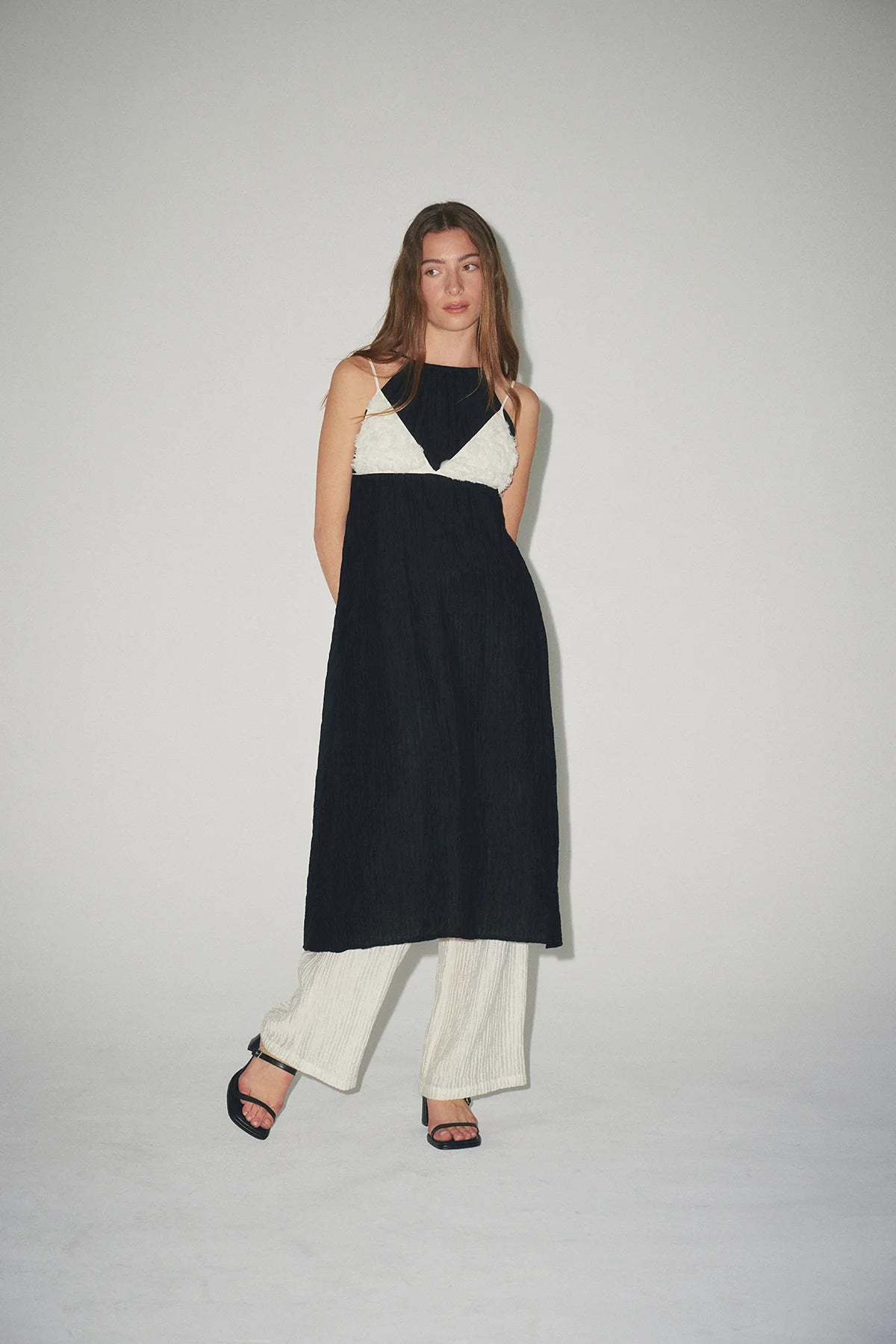 Bronwyn - Lucia - Black
