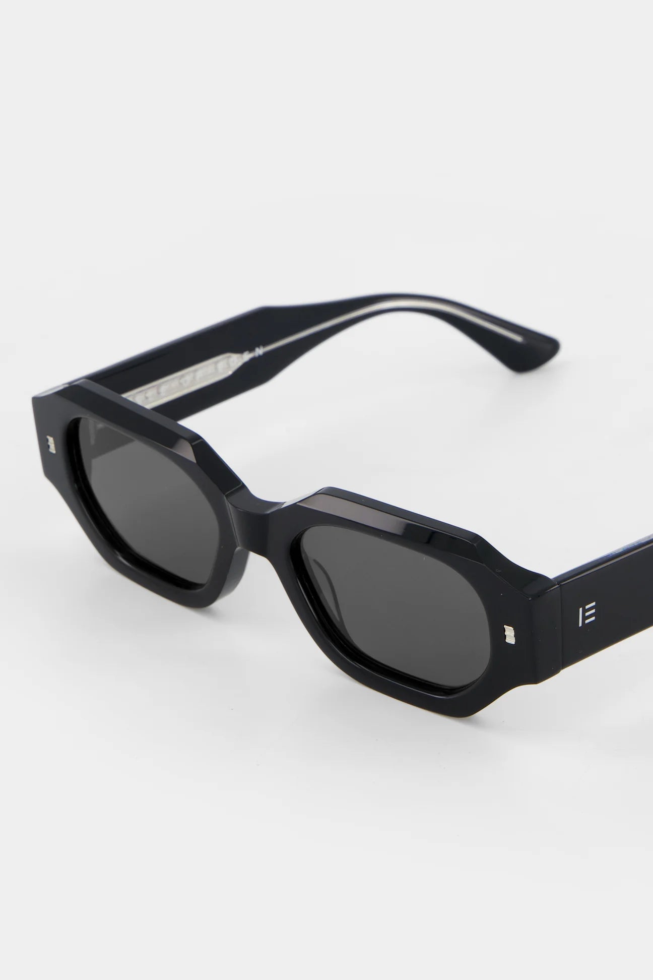 Isle of Eden - Blake - Black