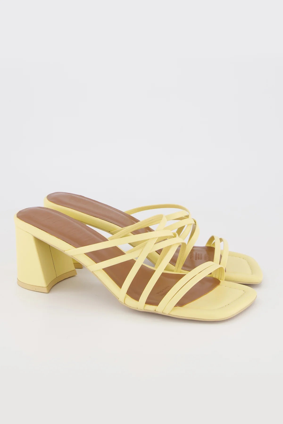 Bronwyn - Lake - Butter