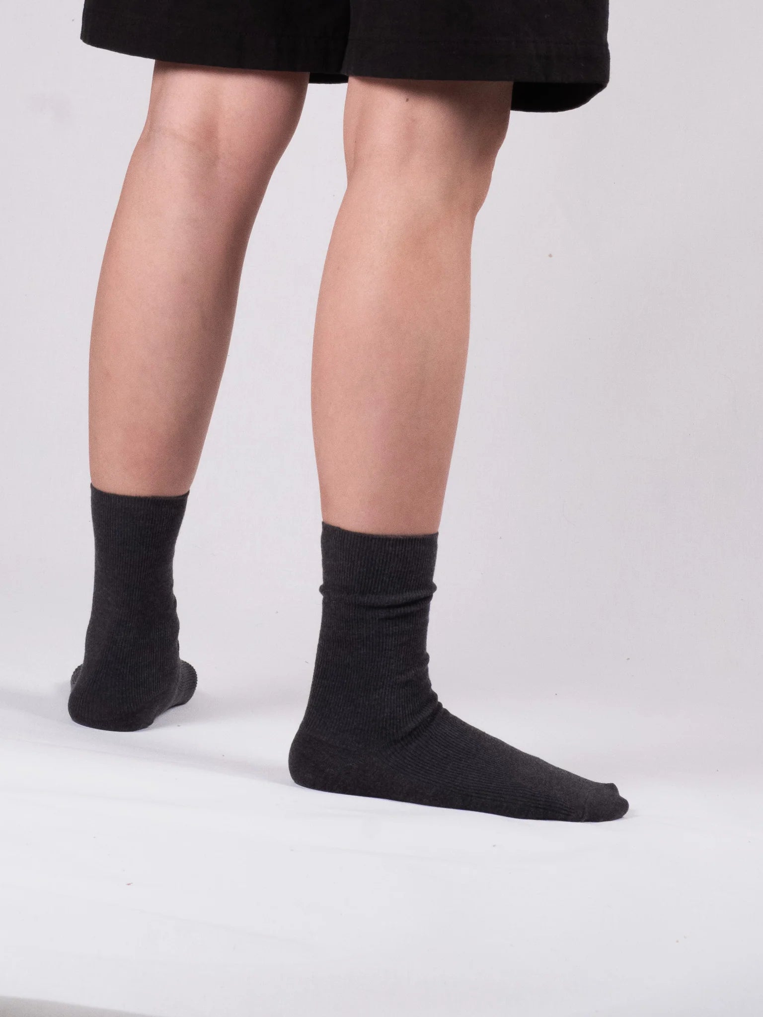 Common Garden - Fine Ribbed Cotton Socks - Charcoal