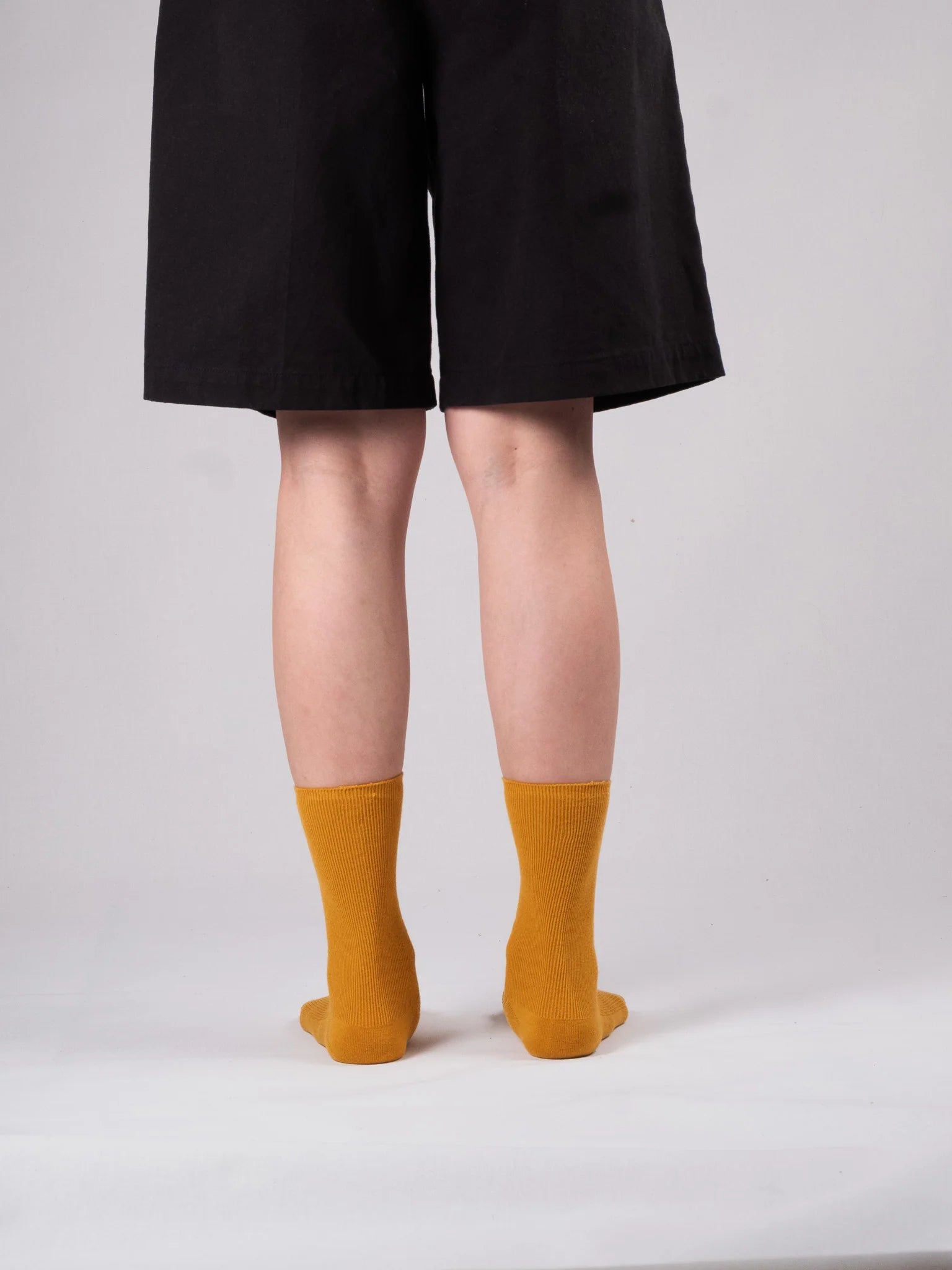 Common Garden - Fine Ribbed Cotton Socks - Mustard