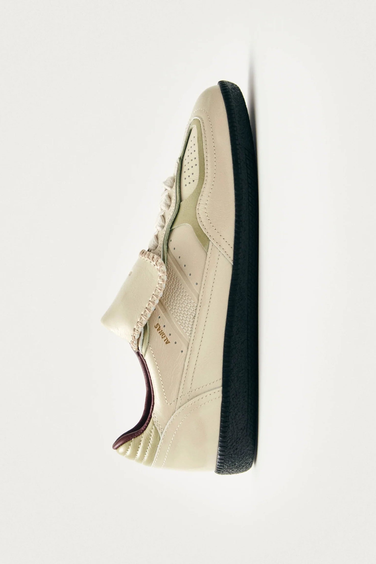 Alohas - Club Onix Cream Leather Sneakers