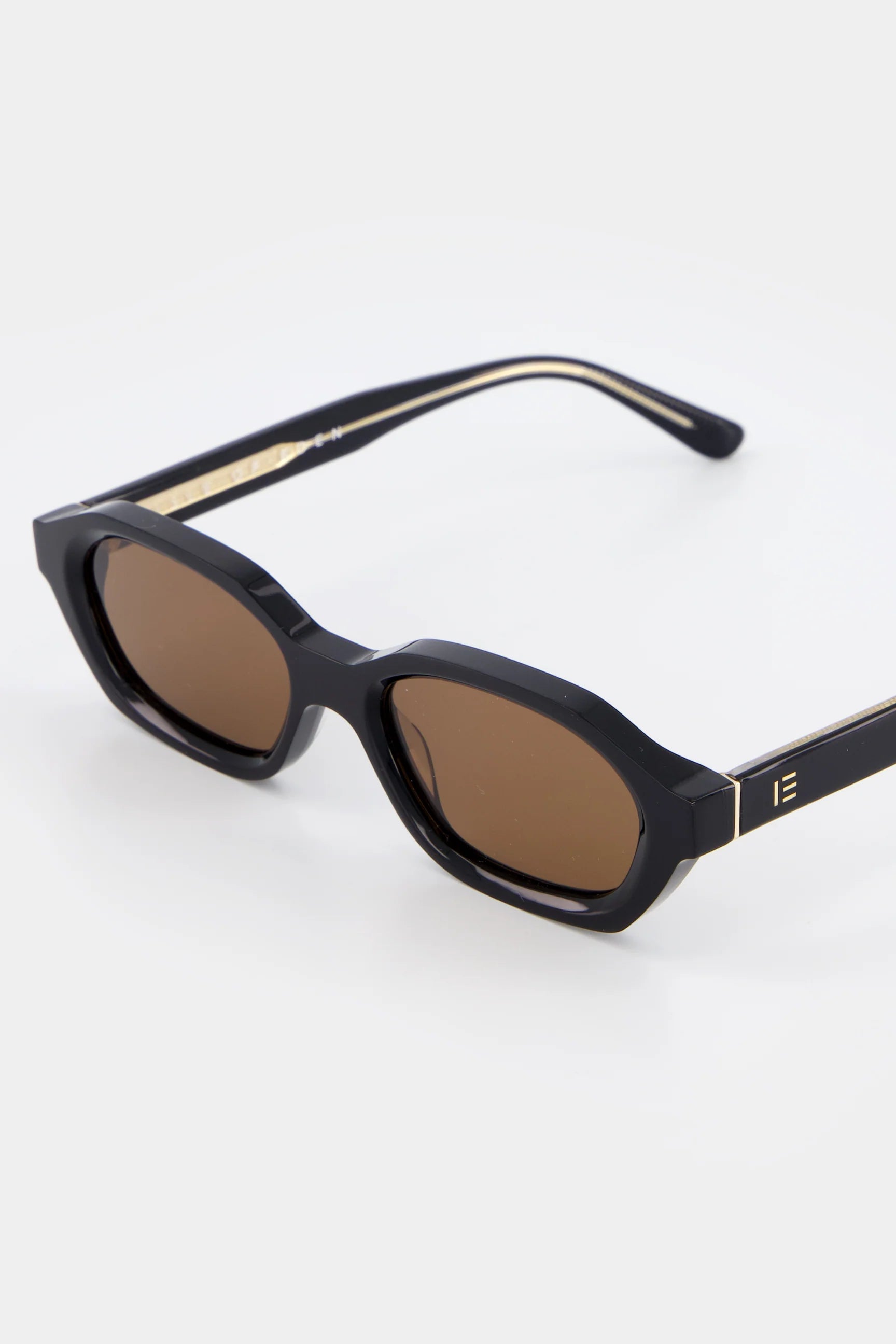 Isle of Eden - Luca - Black