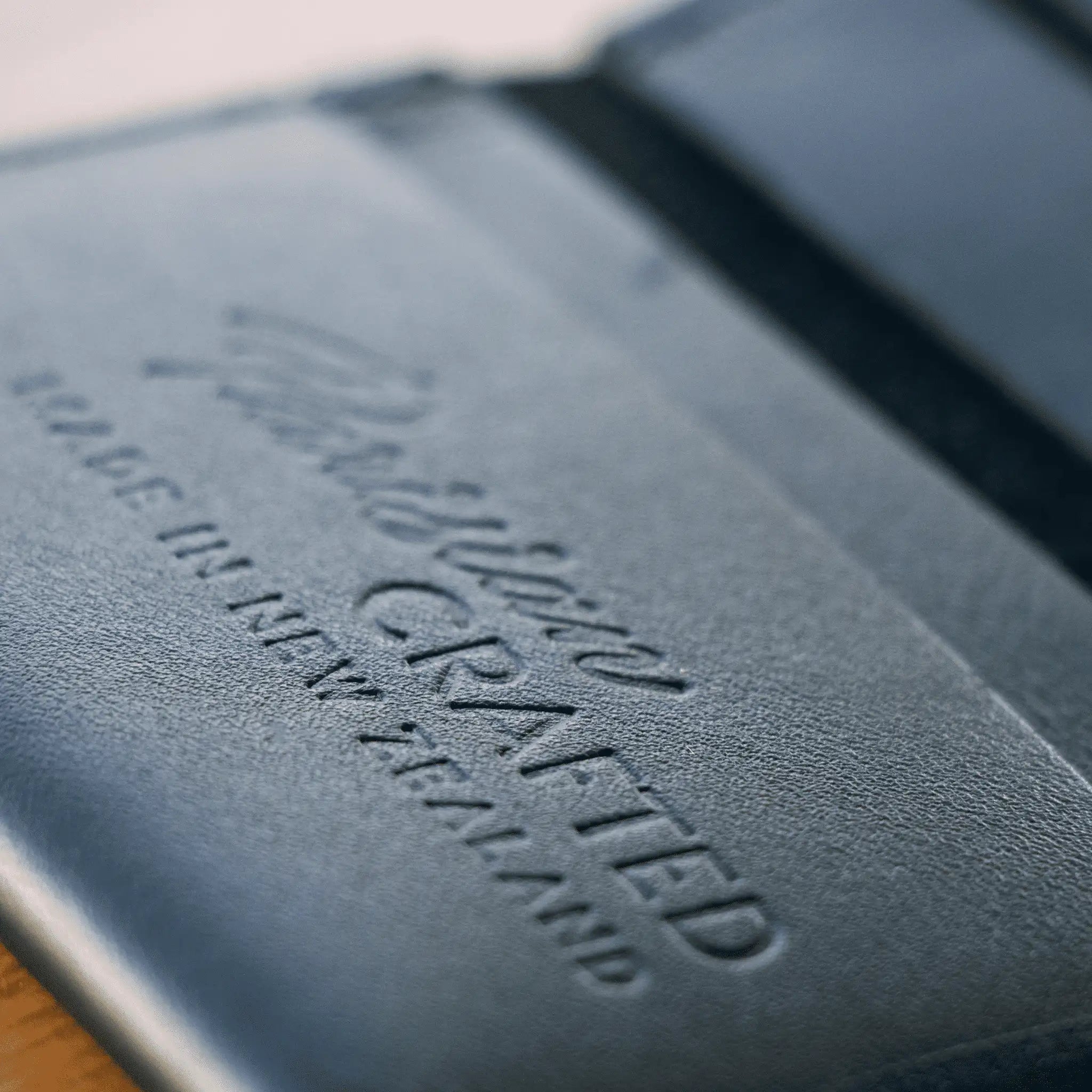 Parisian Crafted - Leather Folded Card Wallet - Black