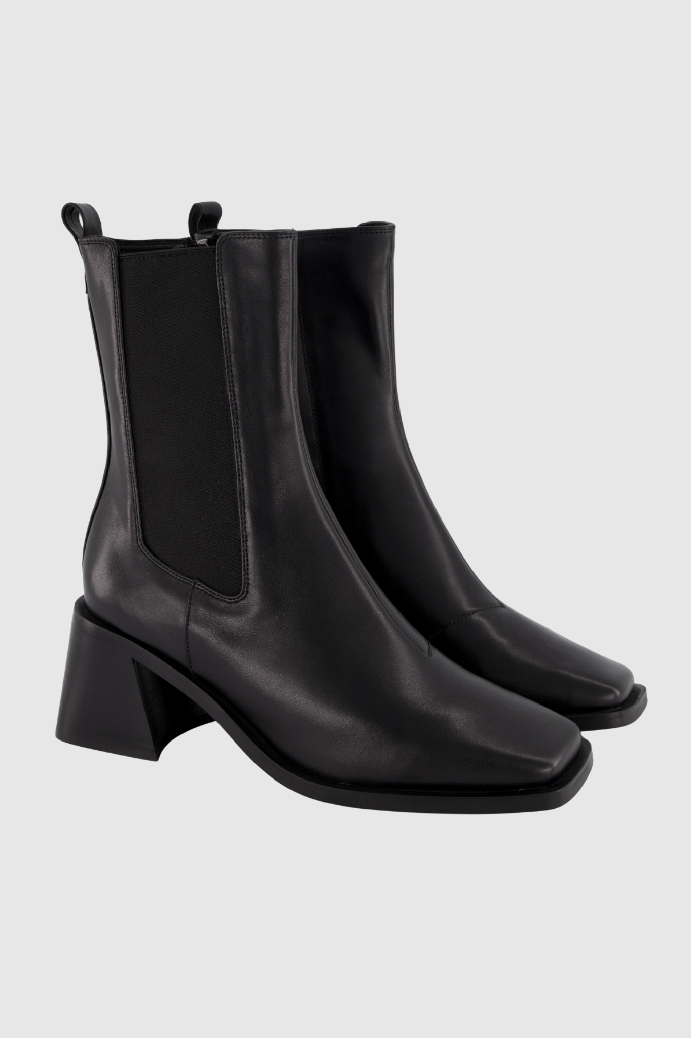 Bronwyn - Magda - Black