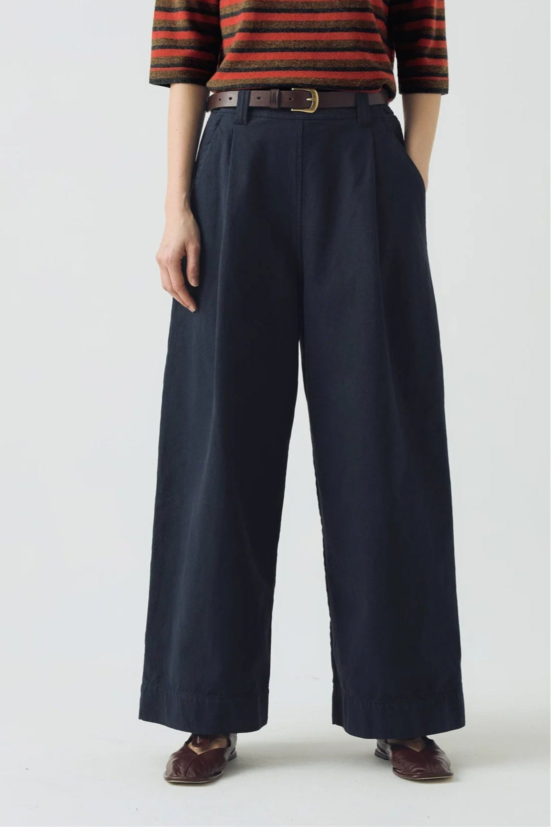 Toast - Cotton Canvas Pleat Front Trousers - Blue Navy