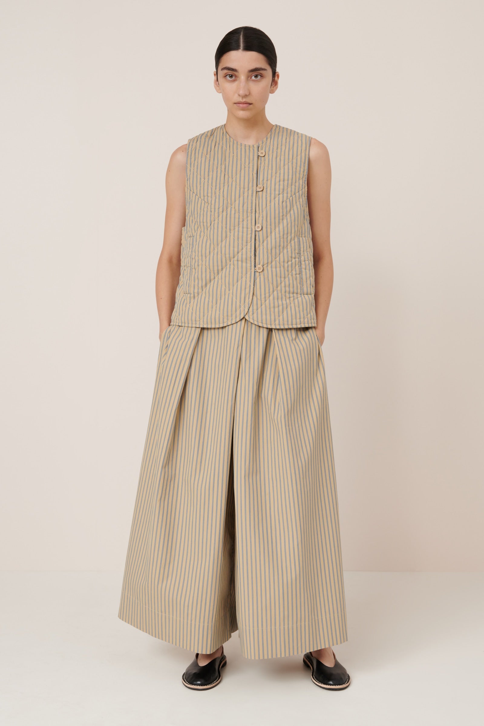 Kowtow – Axis Vest – Double Pinstripe