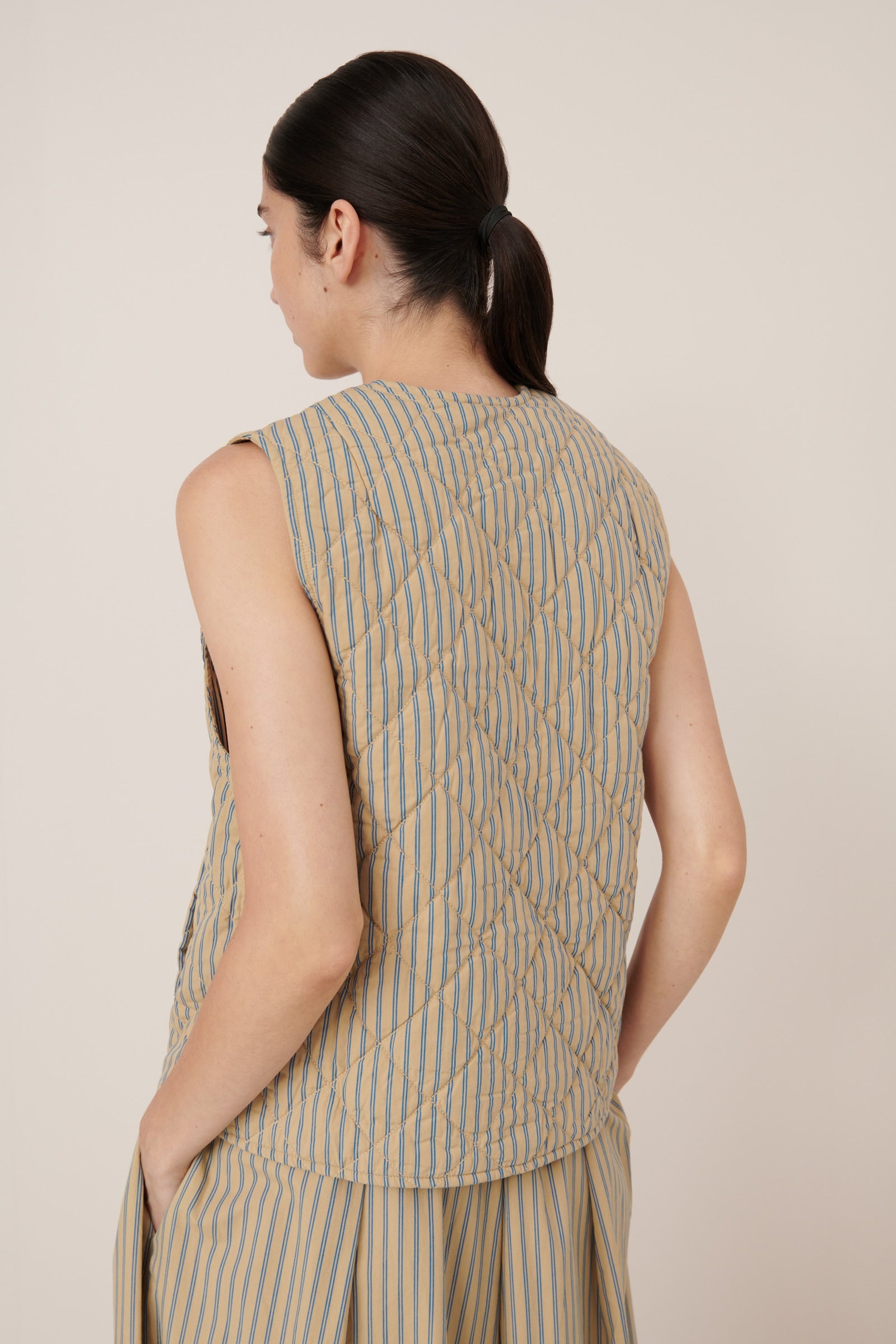 Kowtow – Axis Vest – Double Pinstripe