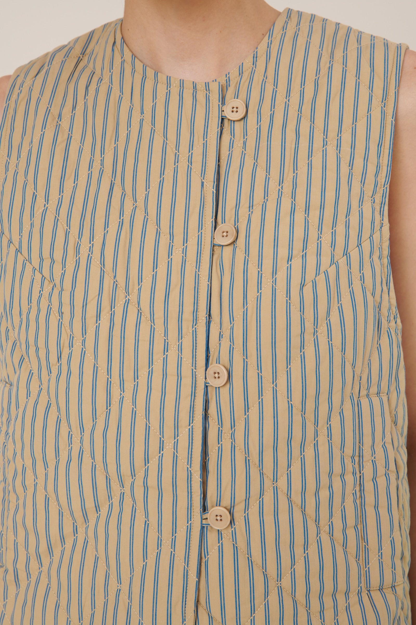 Kowtow – Axis Vest – Double Pinstripe