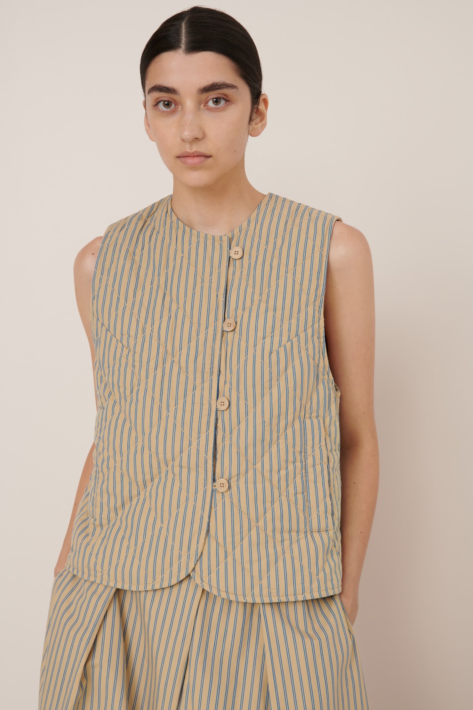 Kowtow – Axis Vest – Double Pinstripe