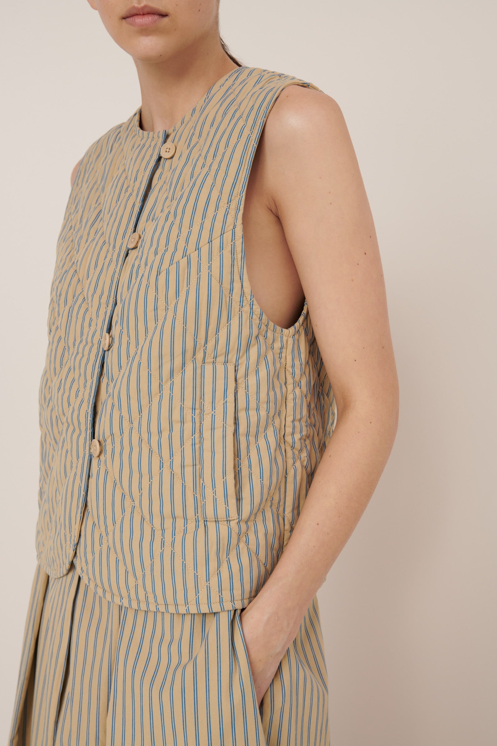 Kowtow – Axis Vest – Double Pinstripe