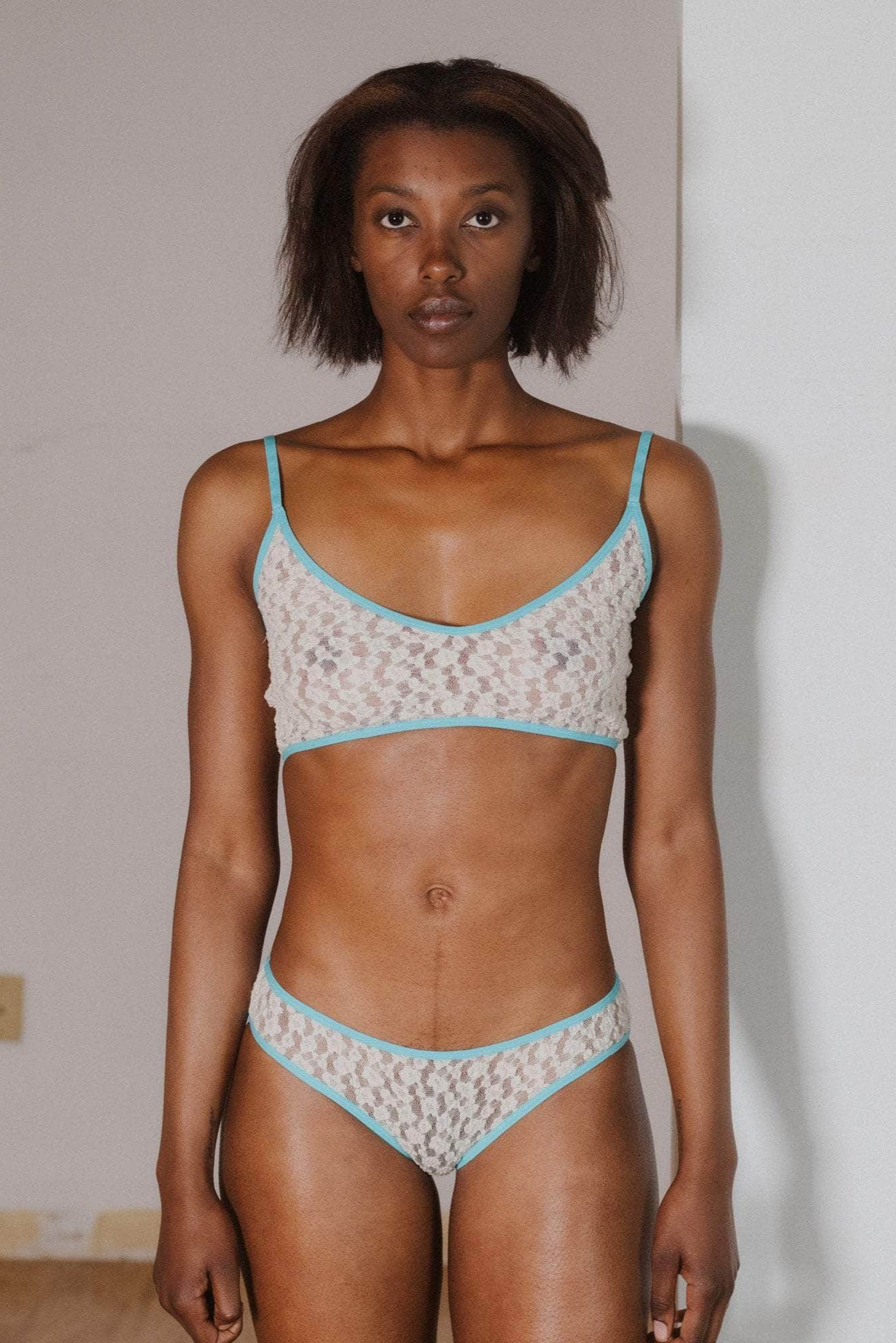Baserange - Musical bra - Organic Cotton Lace - Undyed Turquoise