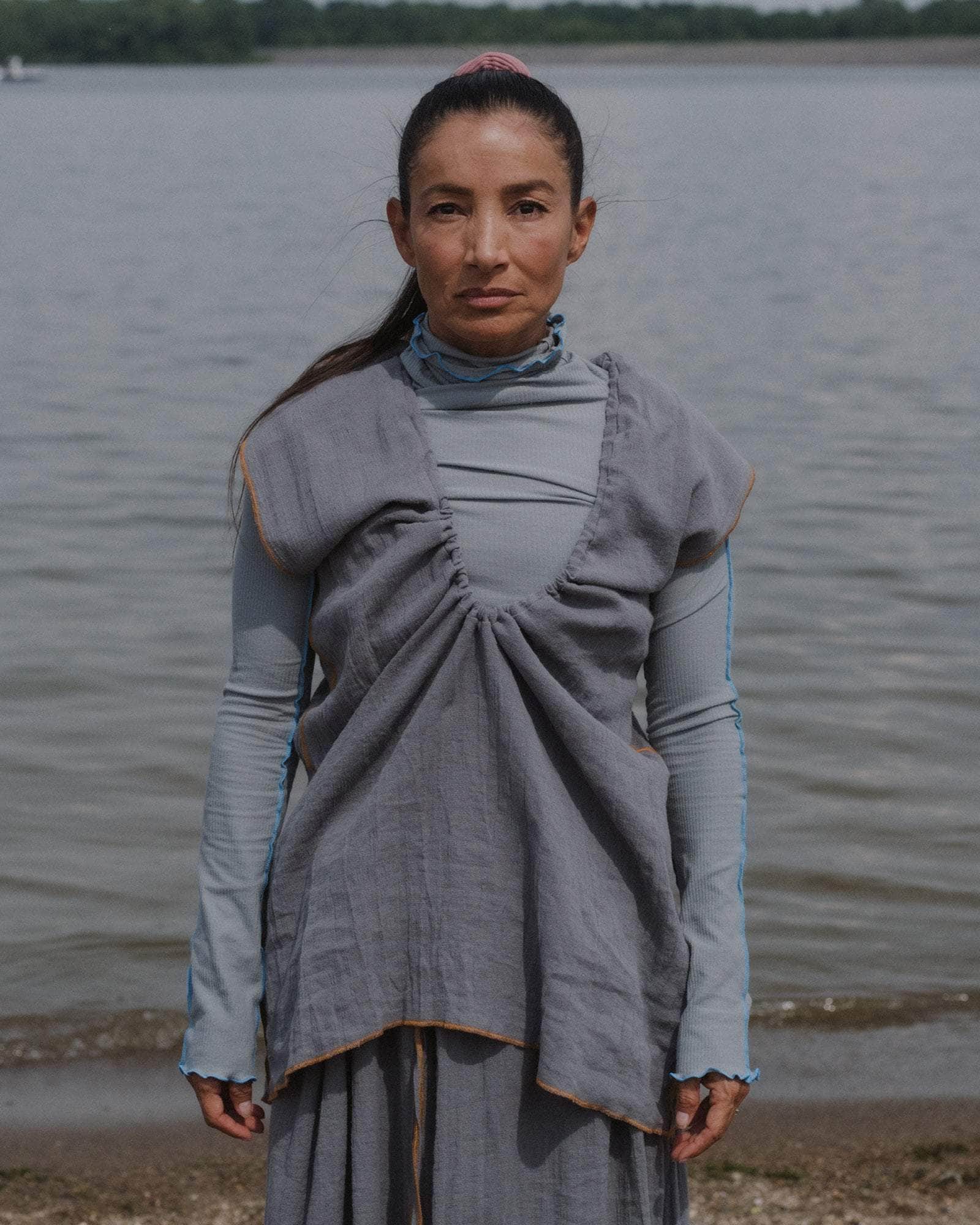 Baserange - Max Top - Crinkle Linen - Baylon Grey/Yellow