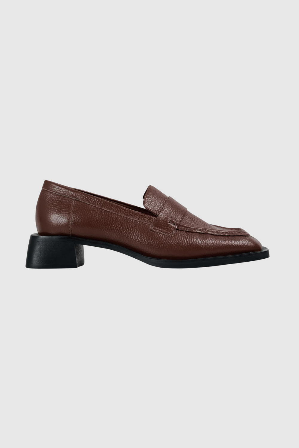 Commonplace Essentials - Chelsea Loafer - Brown