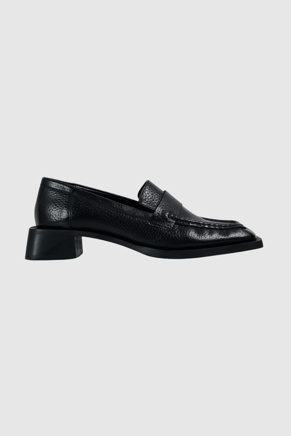 Commonplace Essentials - Chelsea Loafer - Black