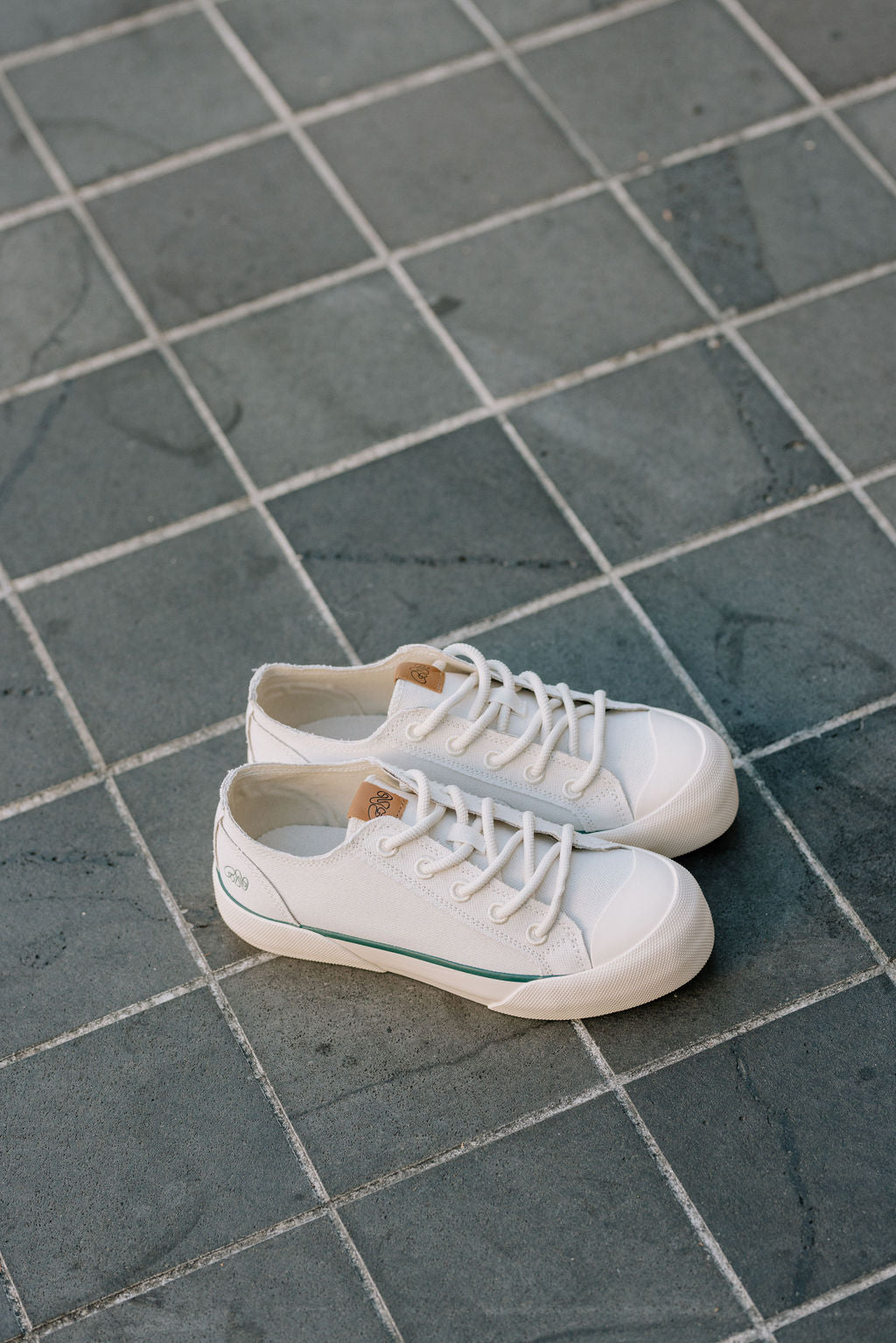 Good News - Chunks - Off White