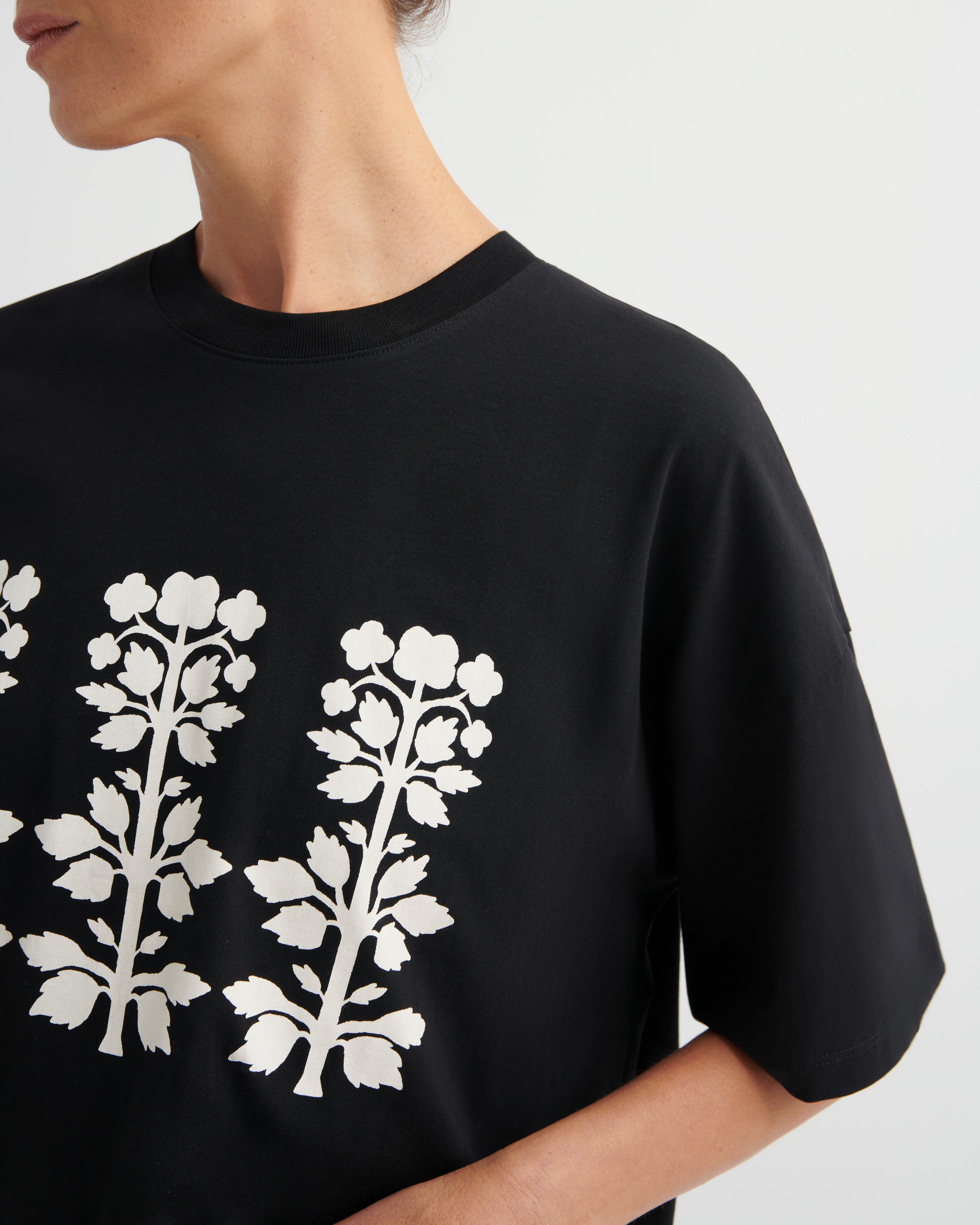 Kowtow - Motif Tee - Black