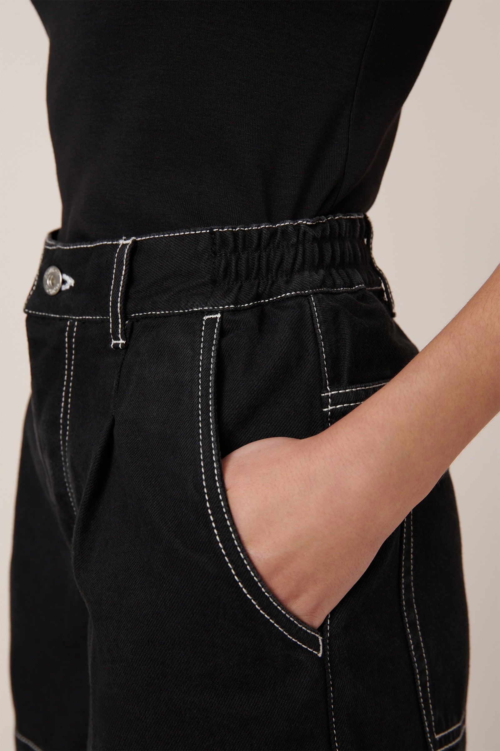 Kowtow - Outline Shorts - Black