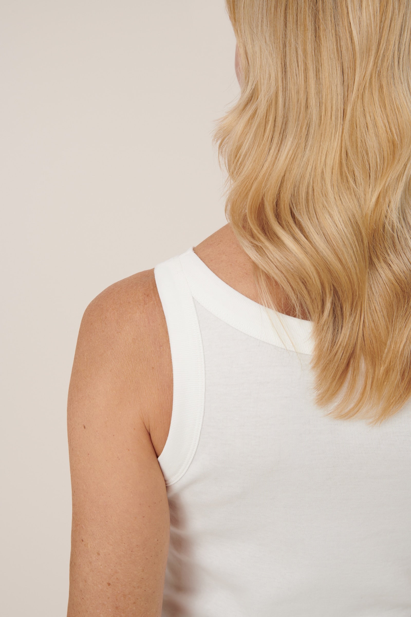 Kowtow - Ridge Singlet - Off White