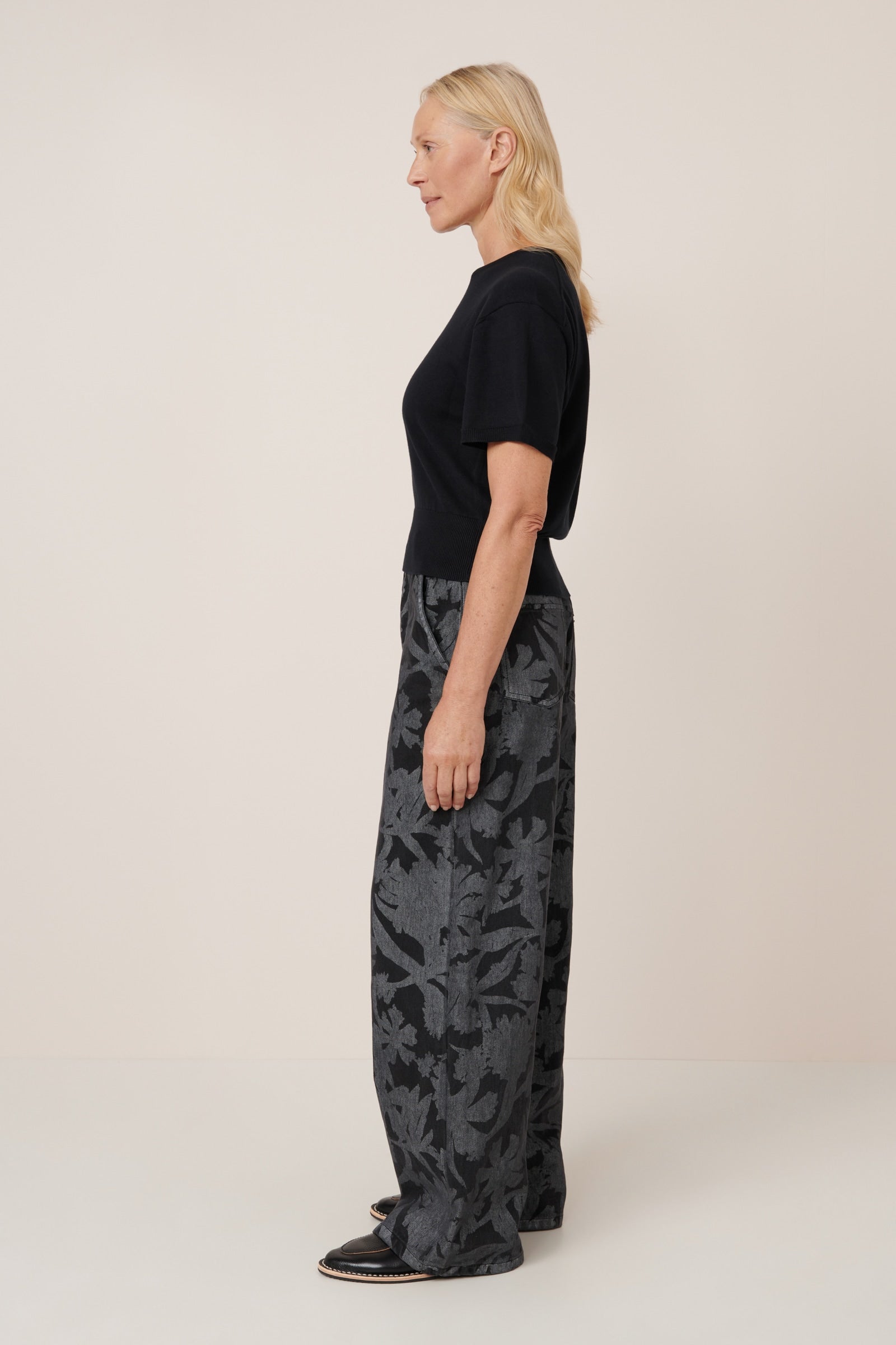 Kowtow - Silhouette Top - Black