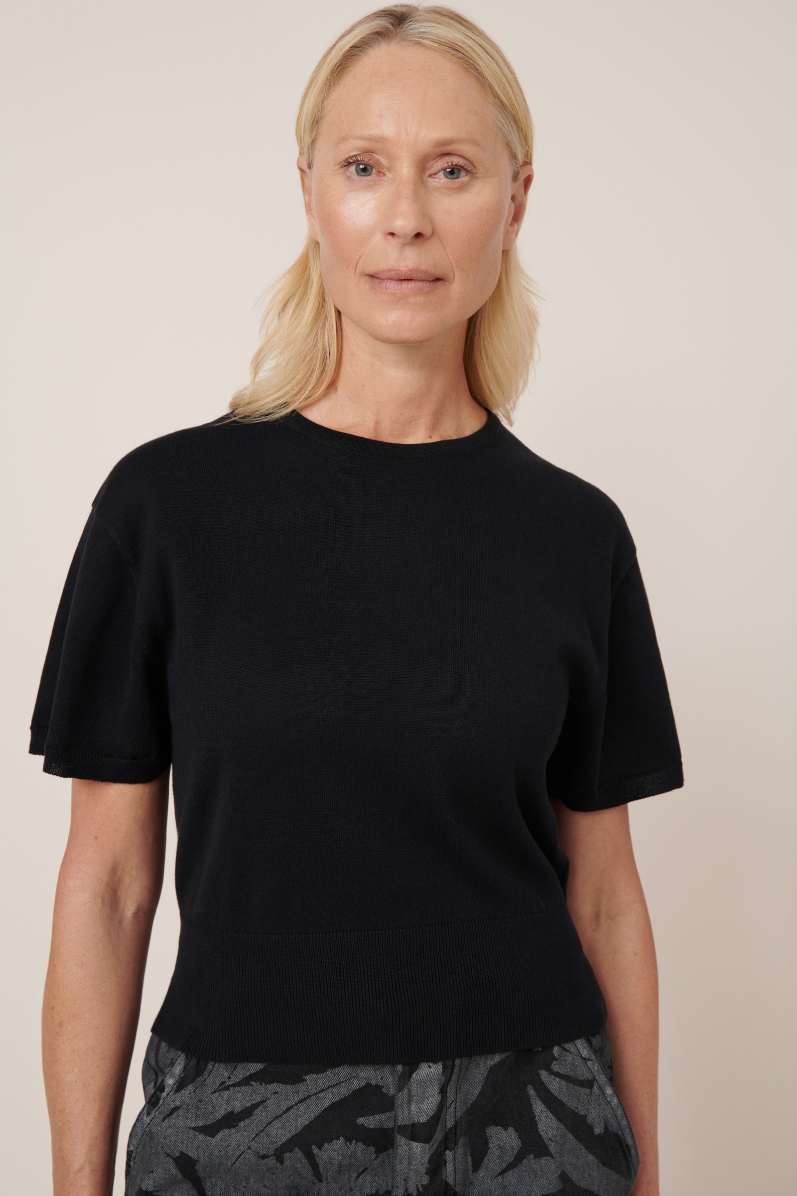 Kowtow - Silhouette Top - Black