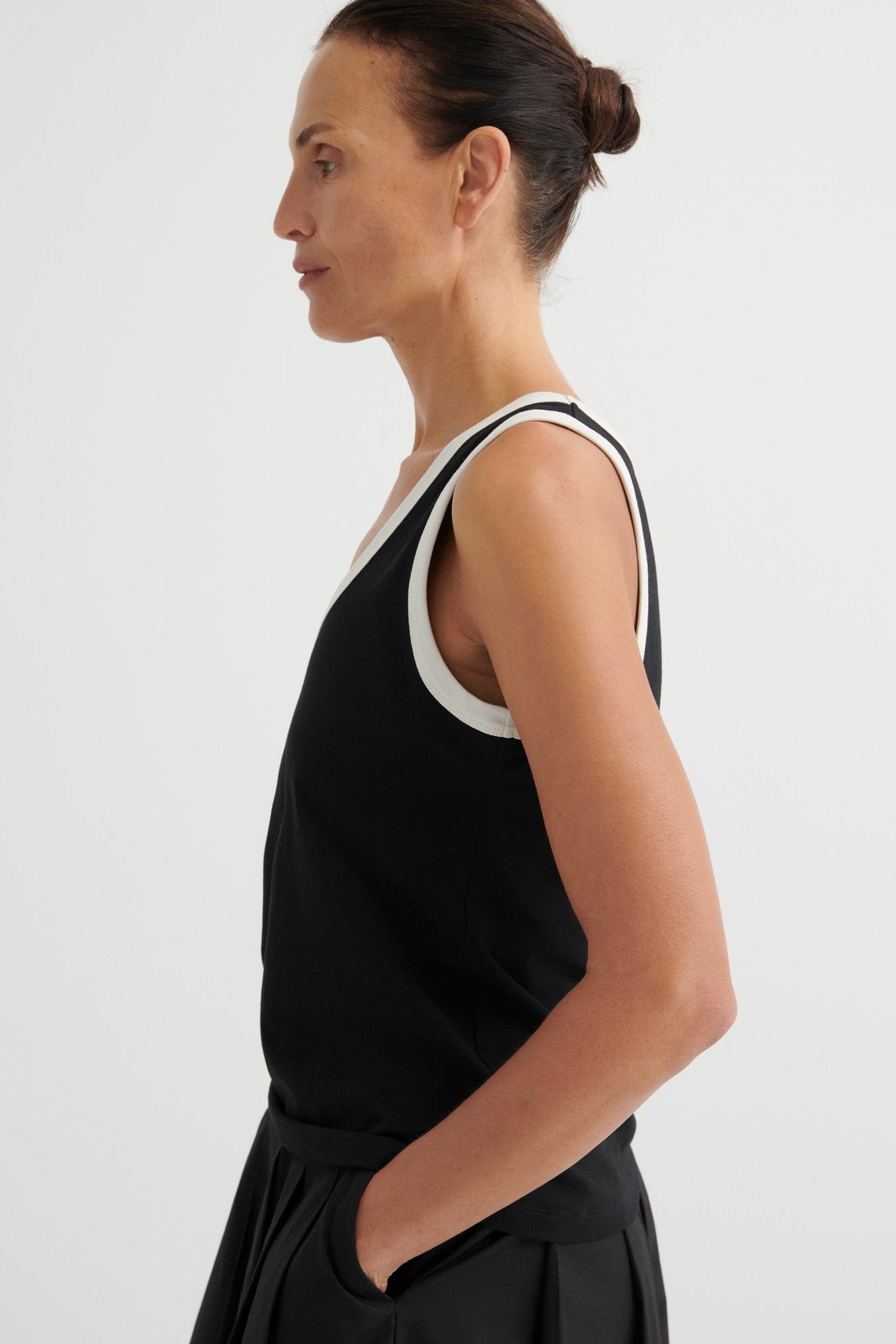 Kowtow - Variation Singlet - Black