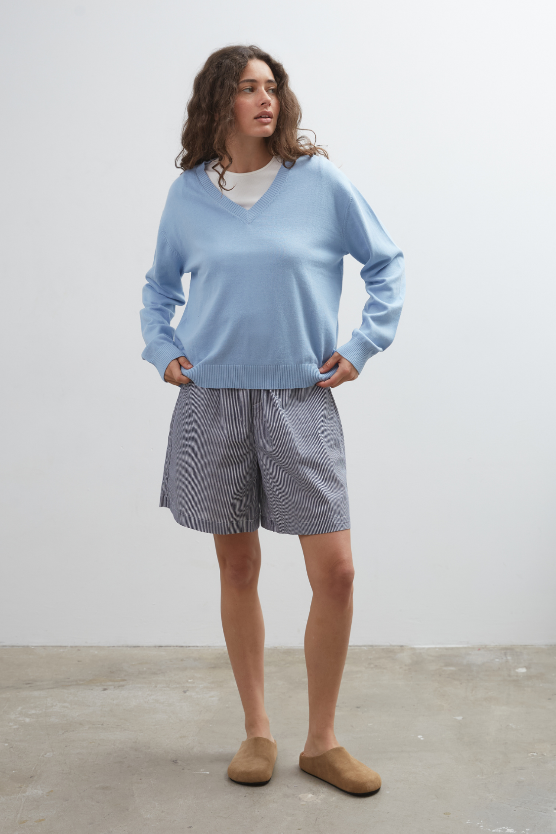 Commonplace - Studio Cotton V-Neck - Sky