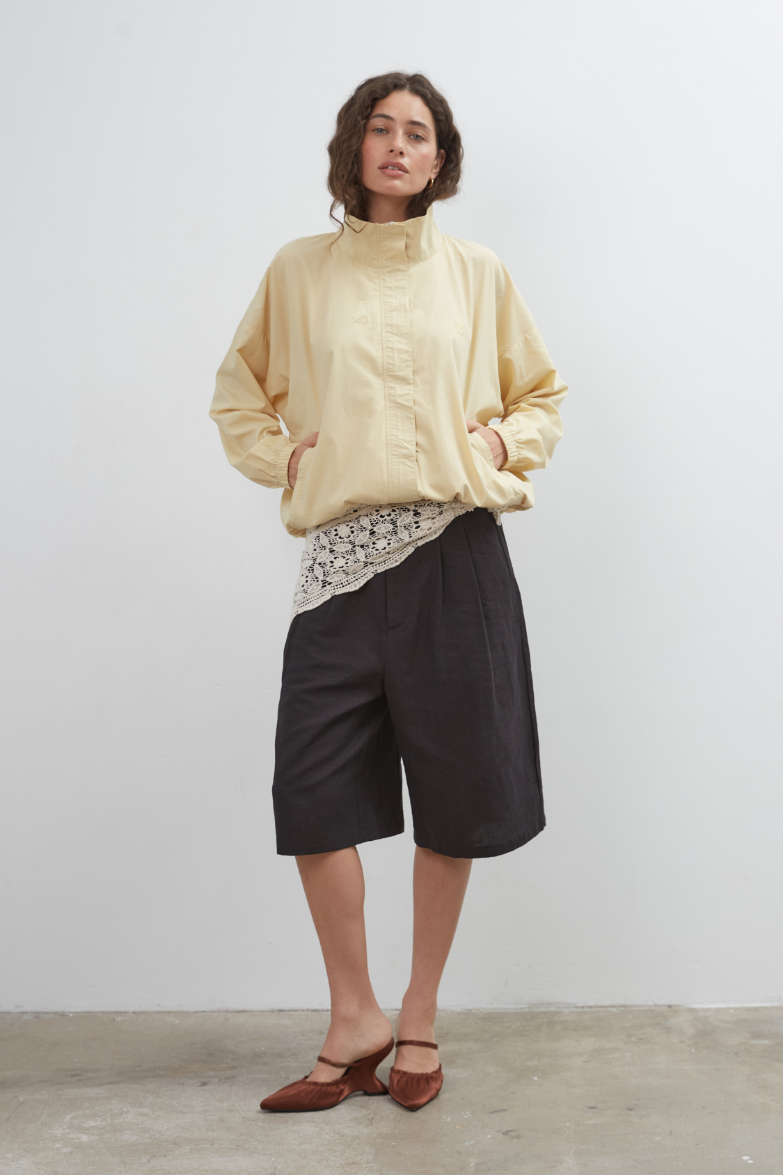 Commonplace - Longline Short - Black