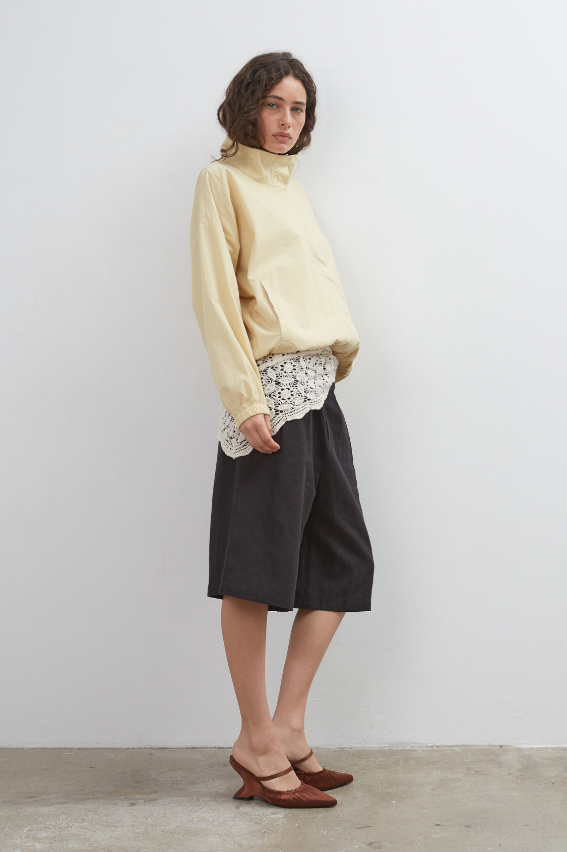 Commonplace - Longline Short - Black