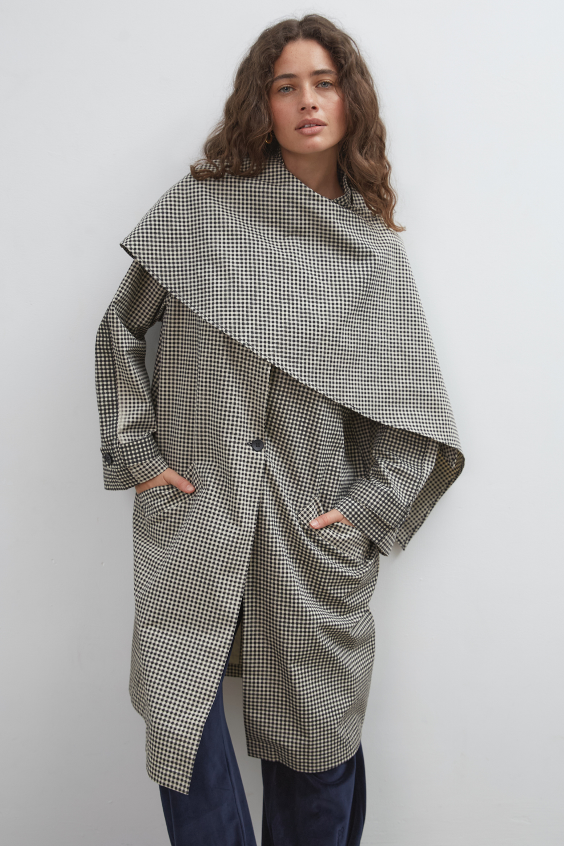 Commonplace - Lady Gingham Trench - Black White
