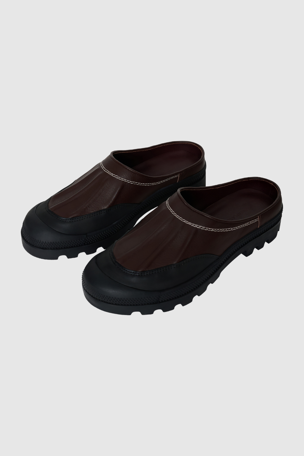 Commonplace Essentials - Gardeners Clog - Brown