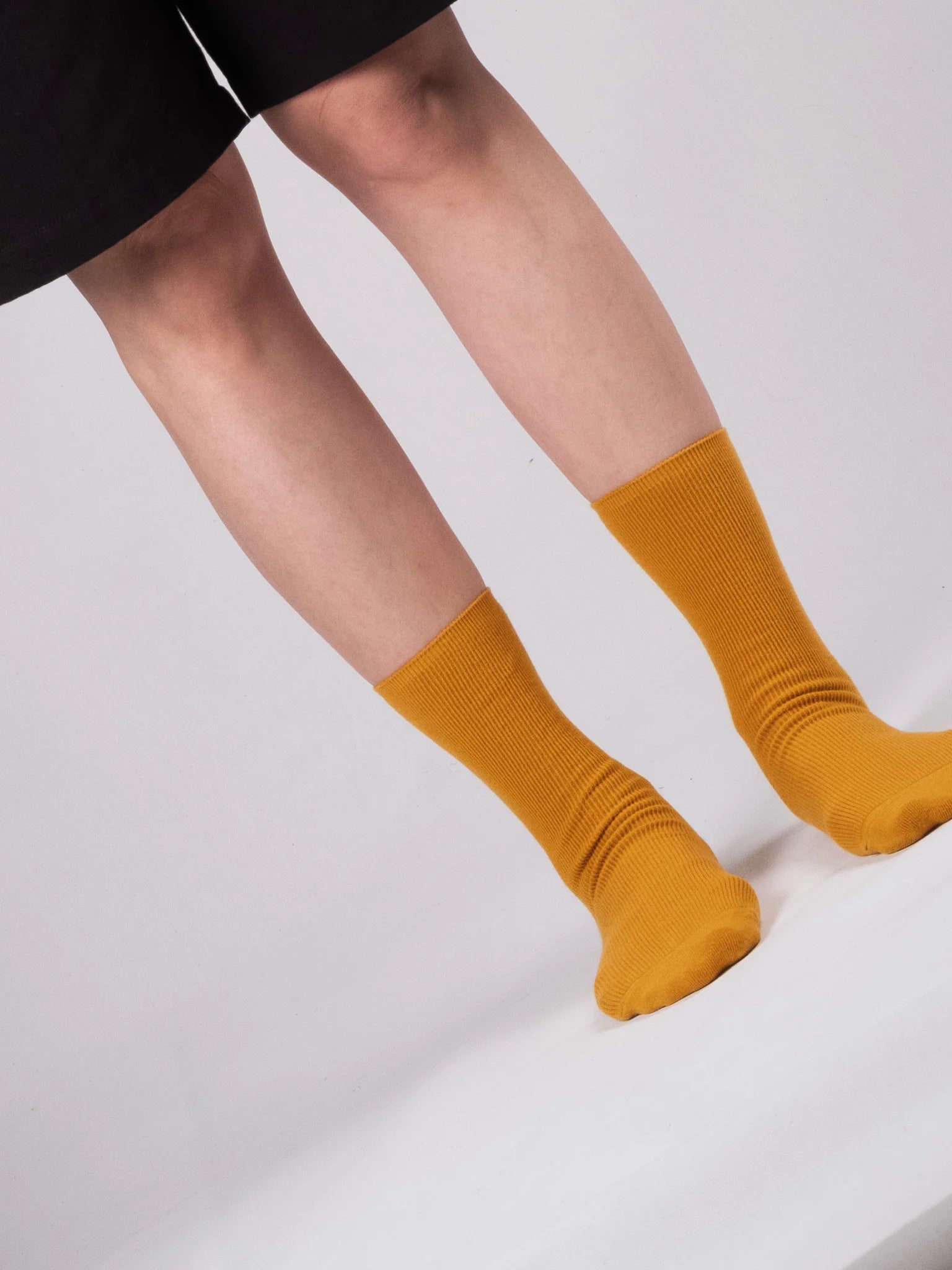 Common Garden - Fine Ribbed Cotton Socks - Mustard