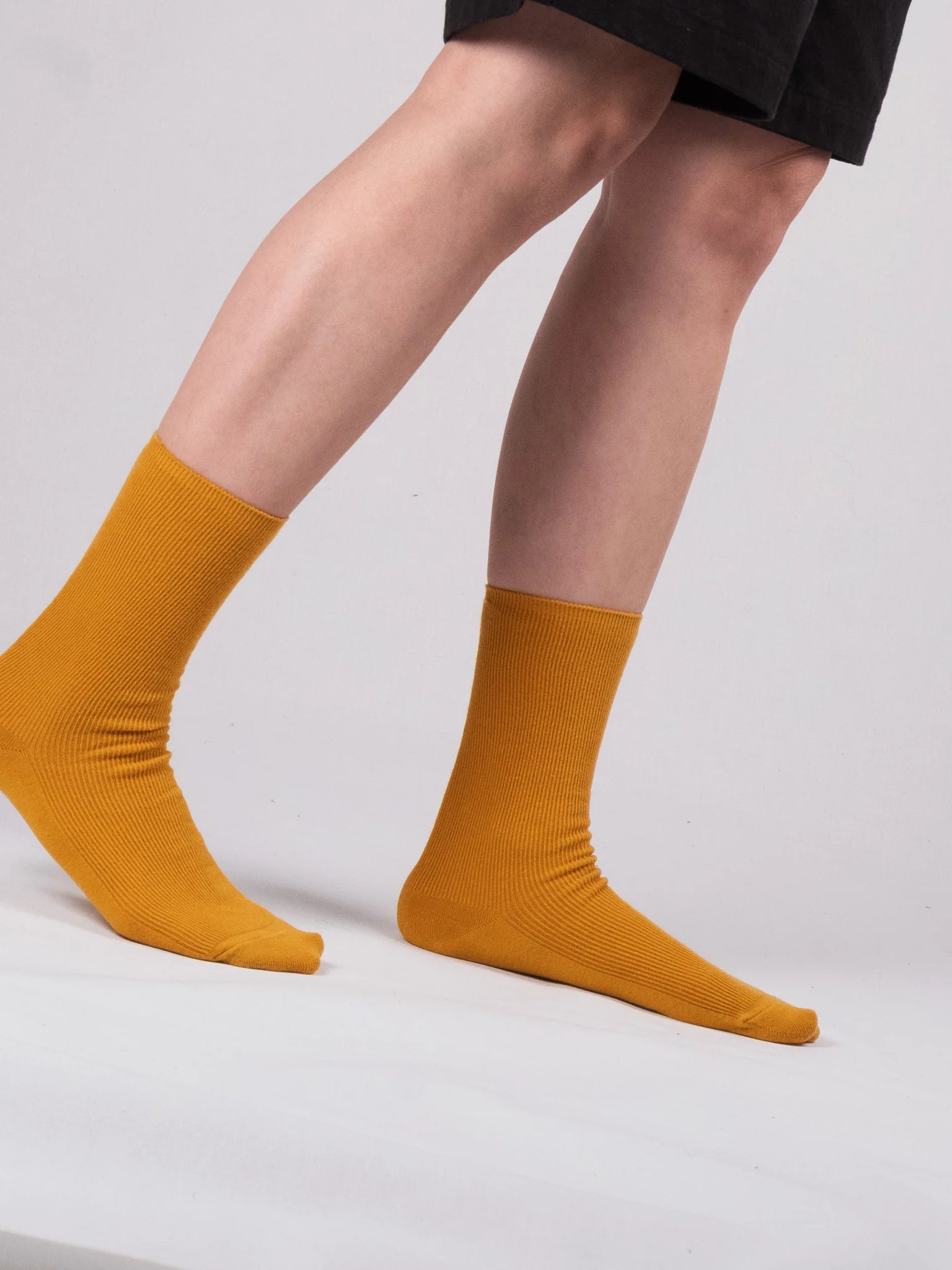 Common Garden - Fine Ribbed Cotton Socks - Mustard