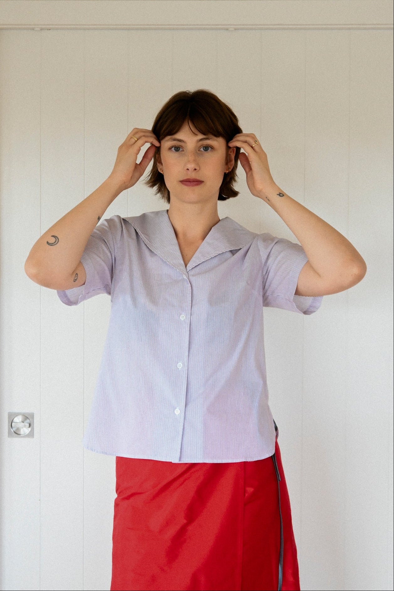 ANNIE - Fold Blouse - Red/Blue Pinstripe