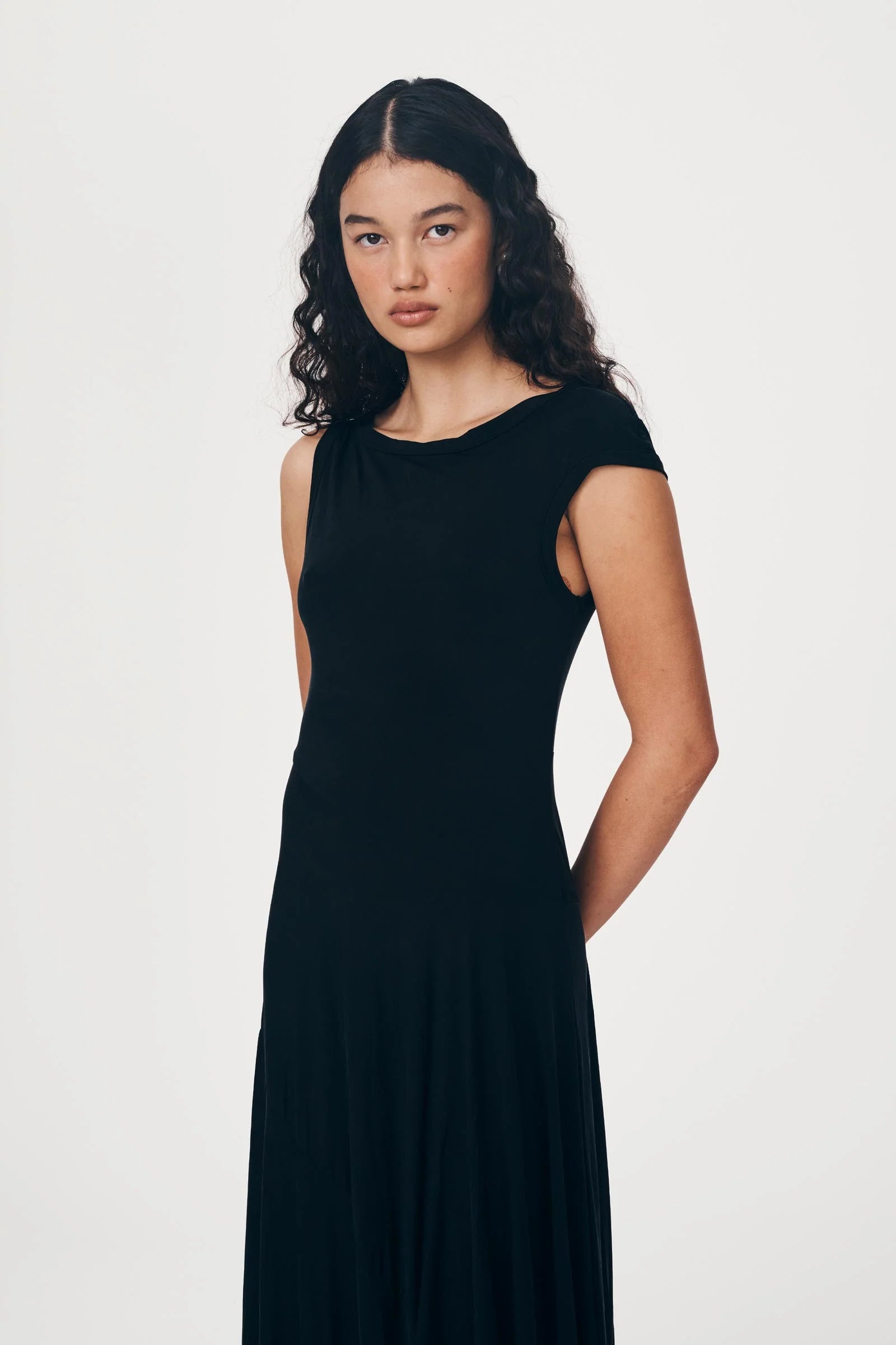 ROWIE - Lorna Drape Midi Dress - Noir