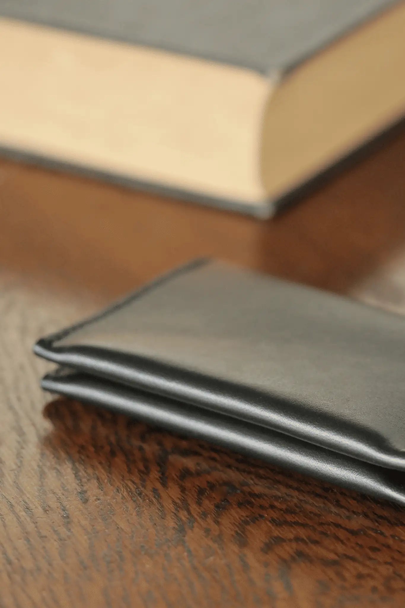 Parisian Crafted - Leather Folded Card Wallet - Black