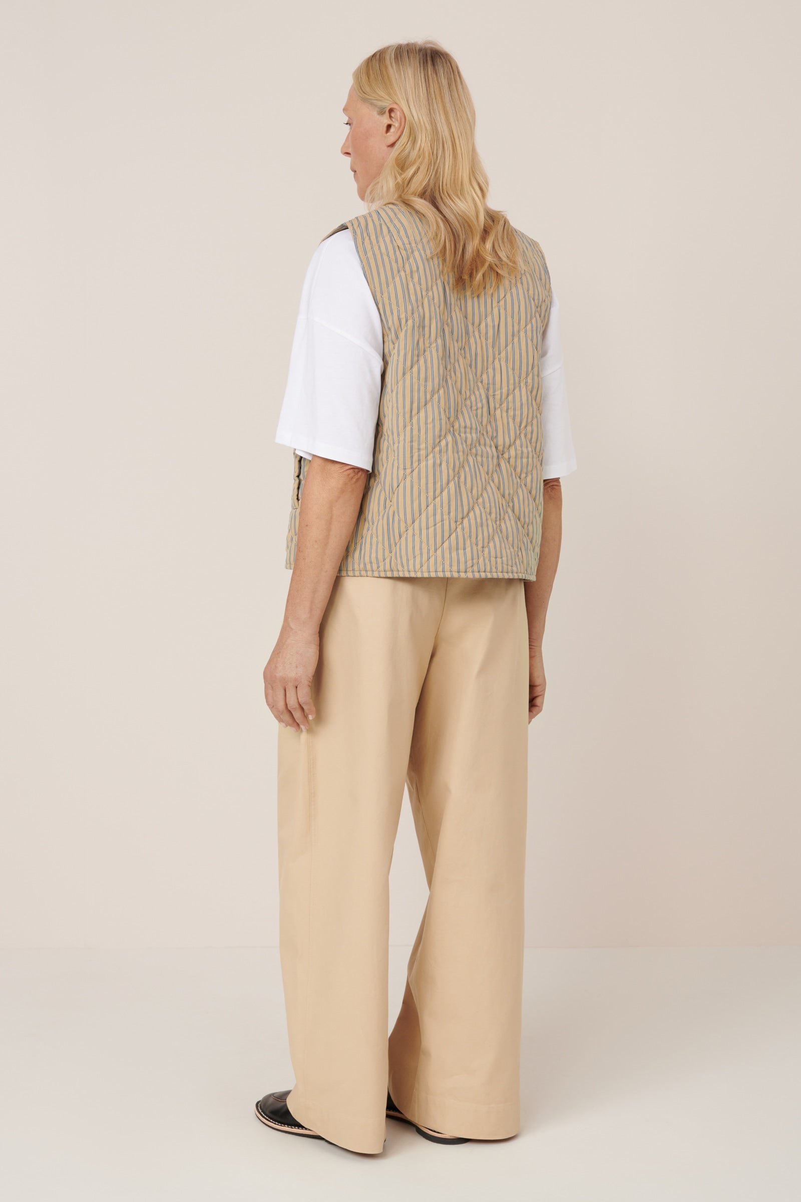 Kowtow – Axis Vest – Double Pinstripe