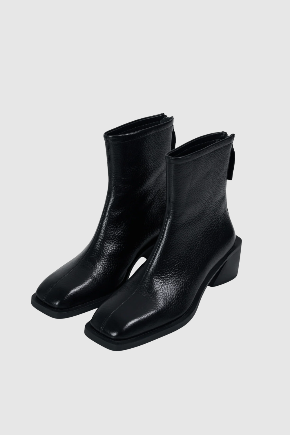 Commonplace Essentials - Brooklyn Square Toe Boot - Black