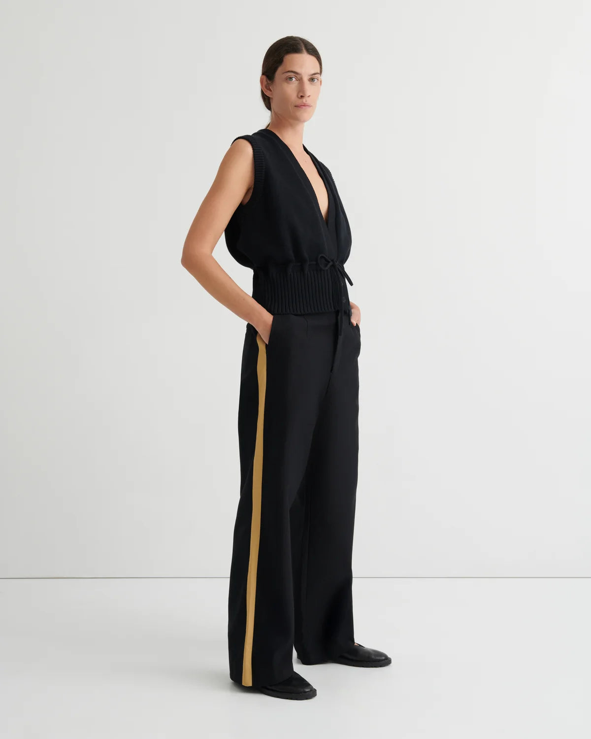 Kowtow - Elworthy Vest - Black
