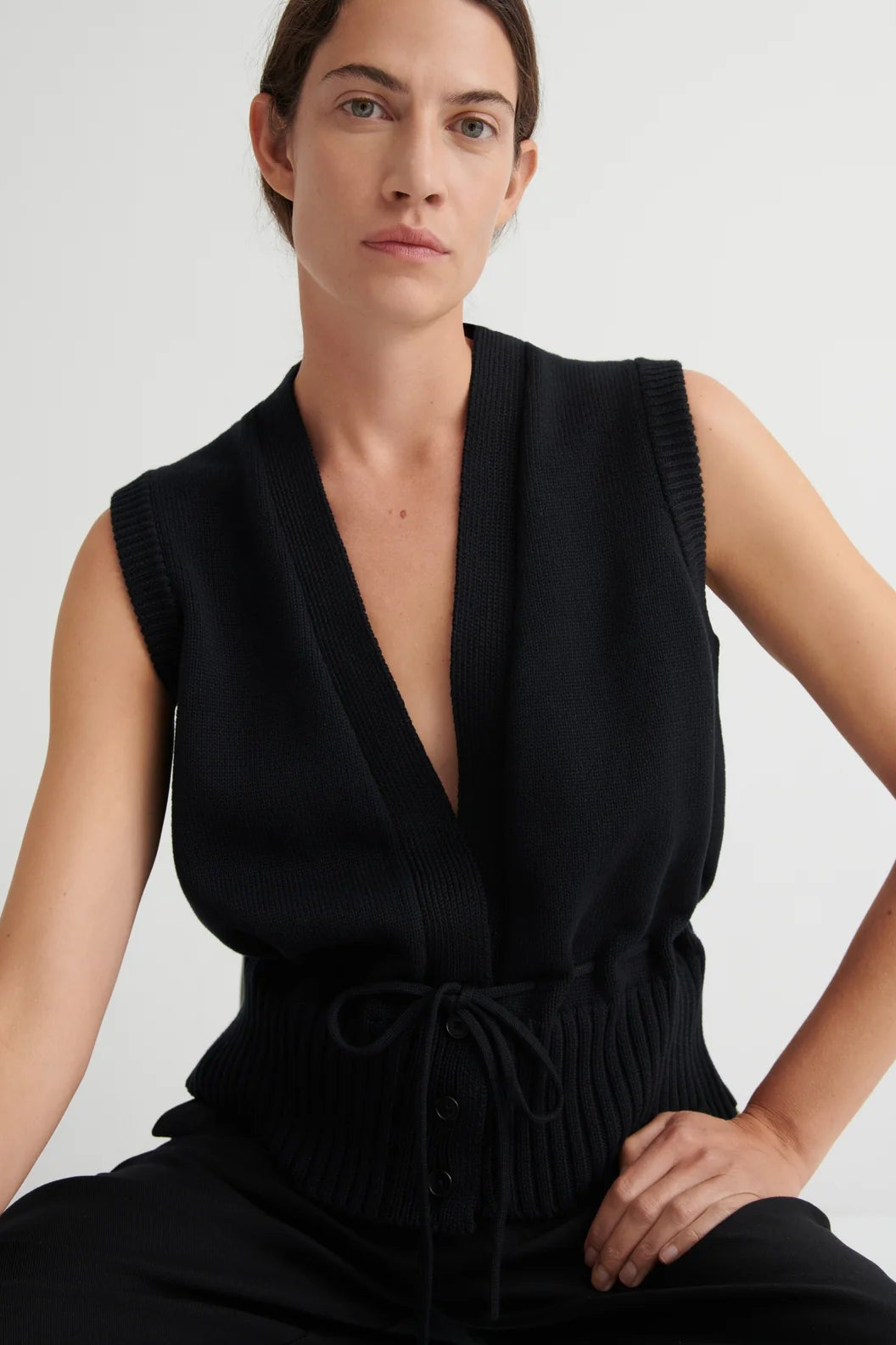 Kowtow - Elworthy Vest - Black